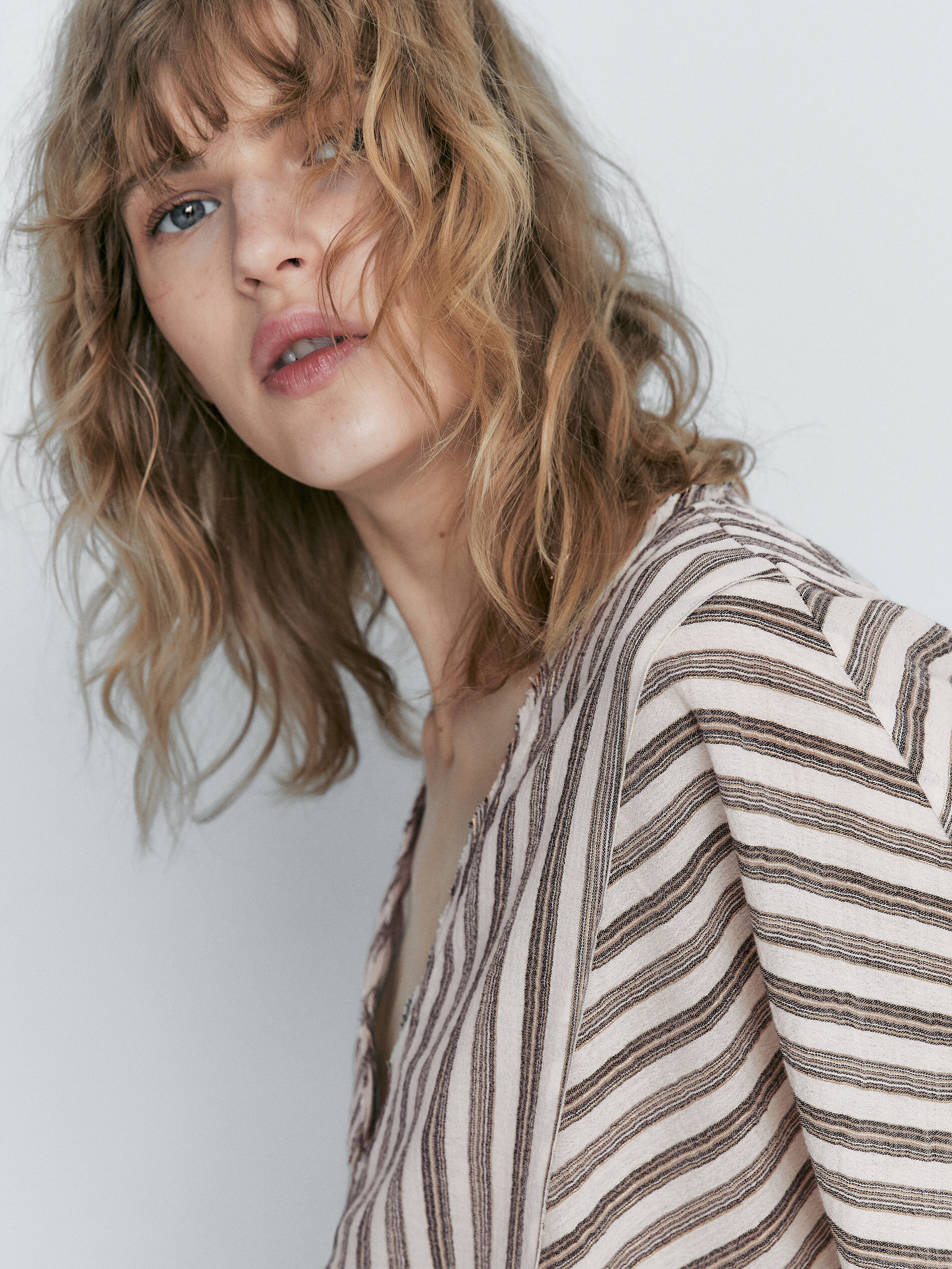 Camisa rayas acabado gofrado - MARRÓN