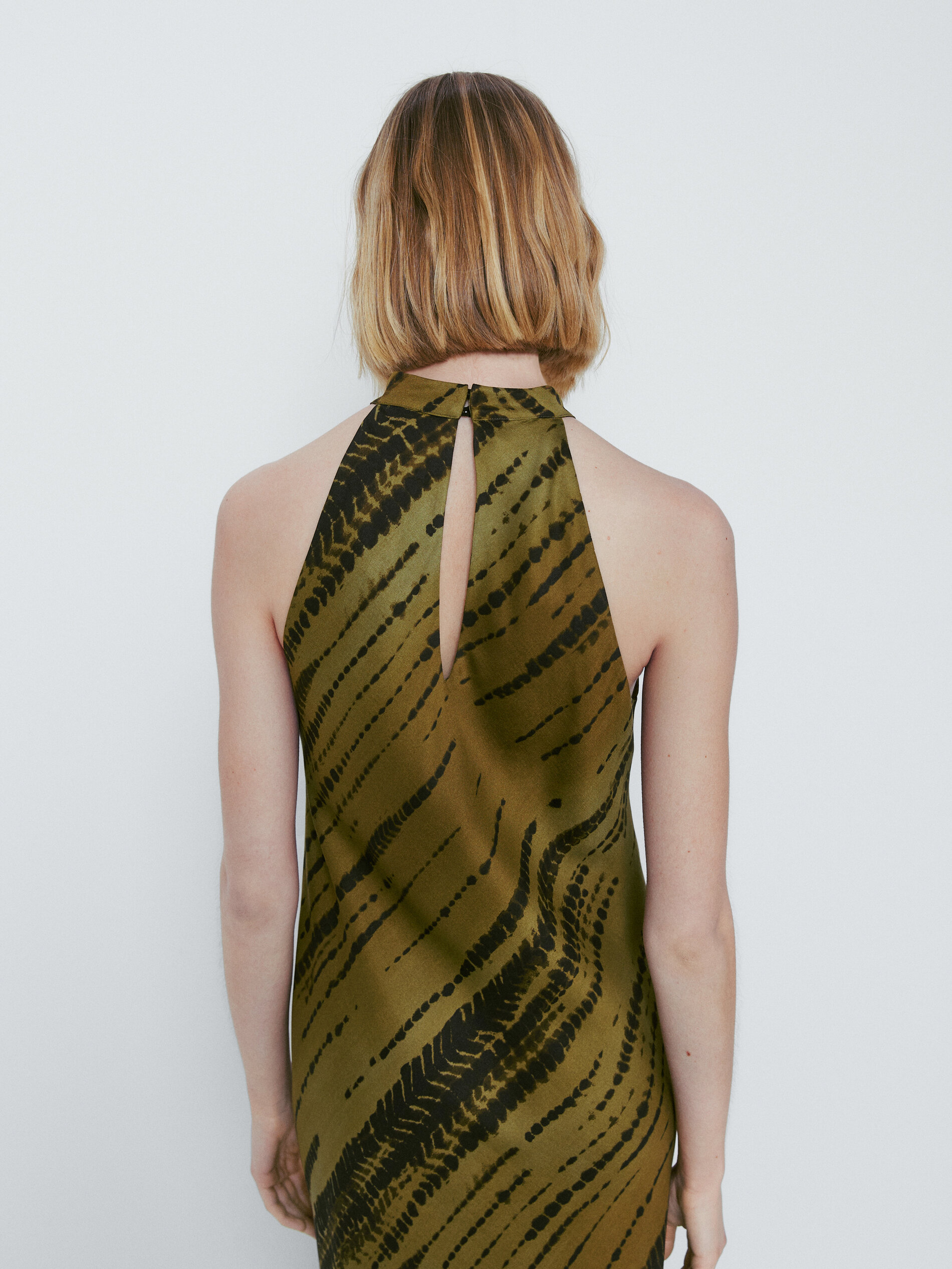 Vestido largo halter estampado - MARRÓN