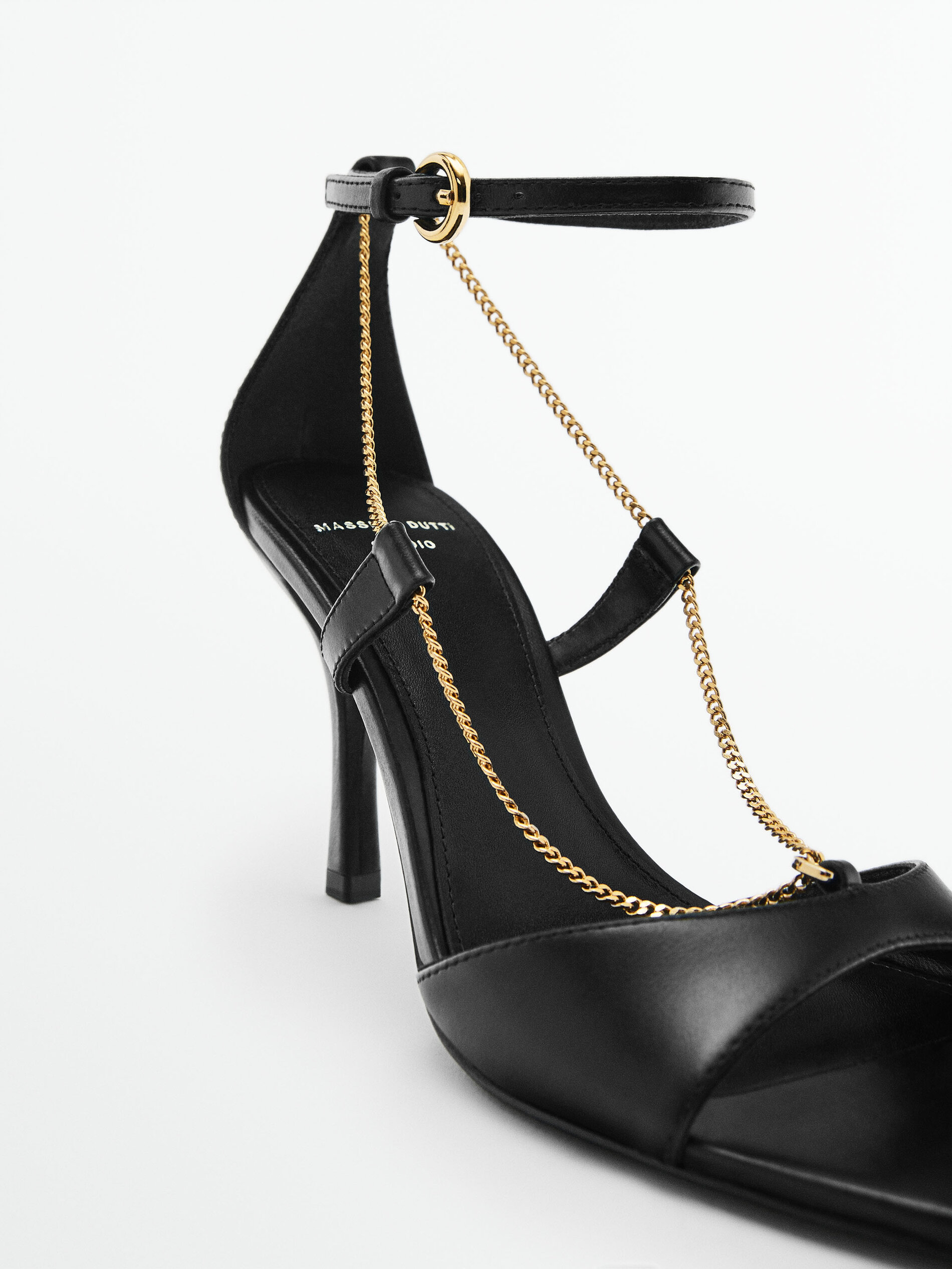 Sandalia tacón piel detalle cadena - Studio - NEGRO