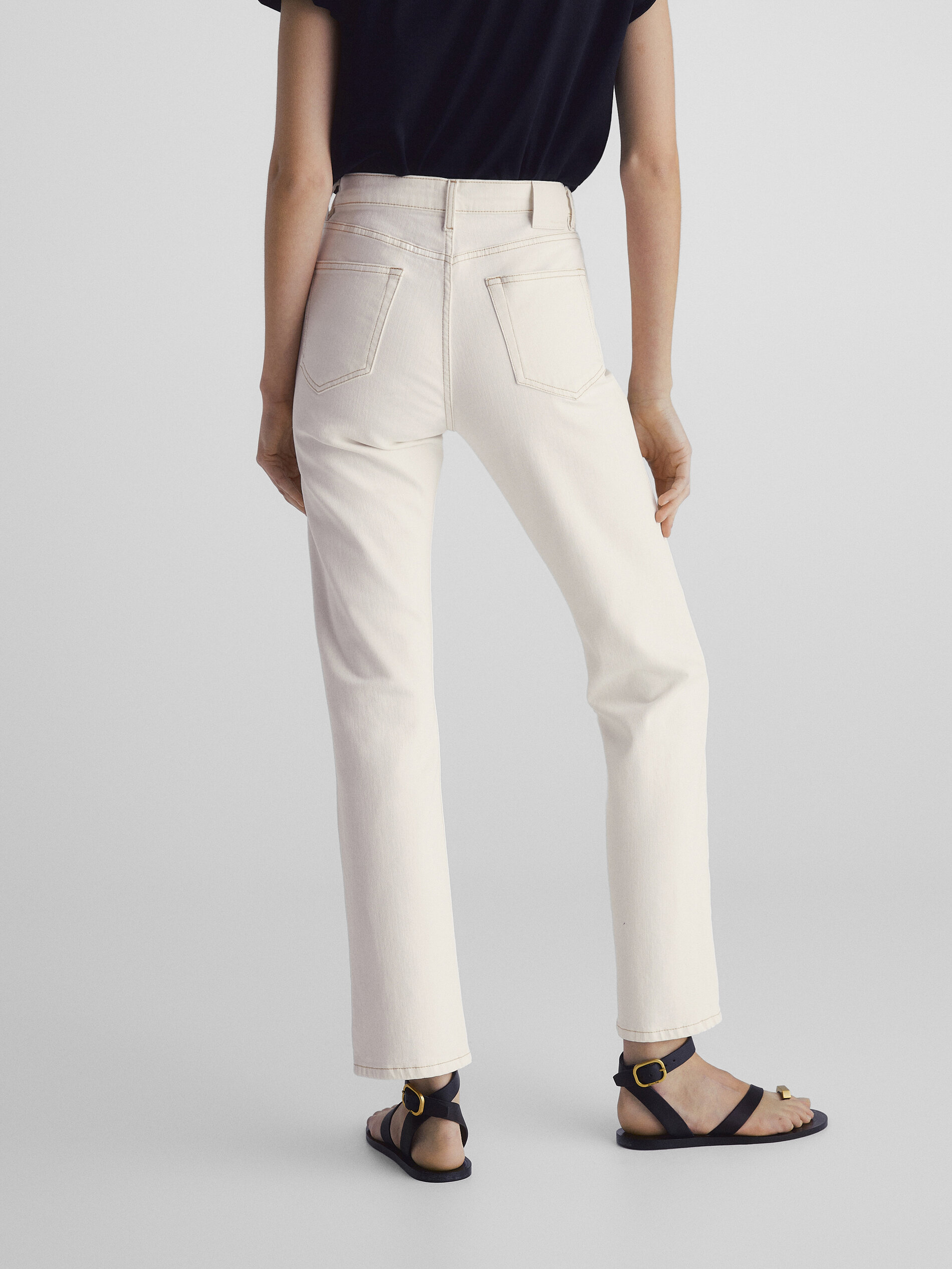 Pantalón vaquero tiro medio corte recto - CRUDO