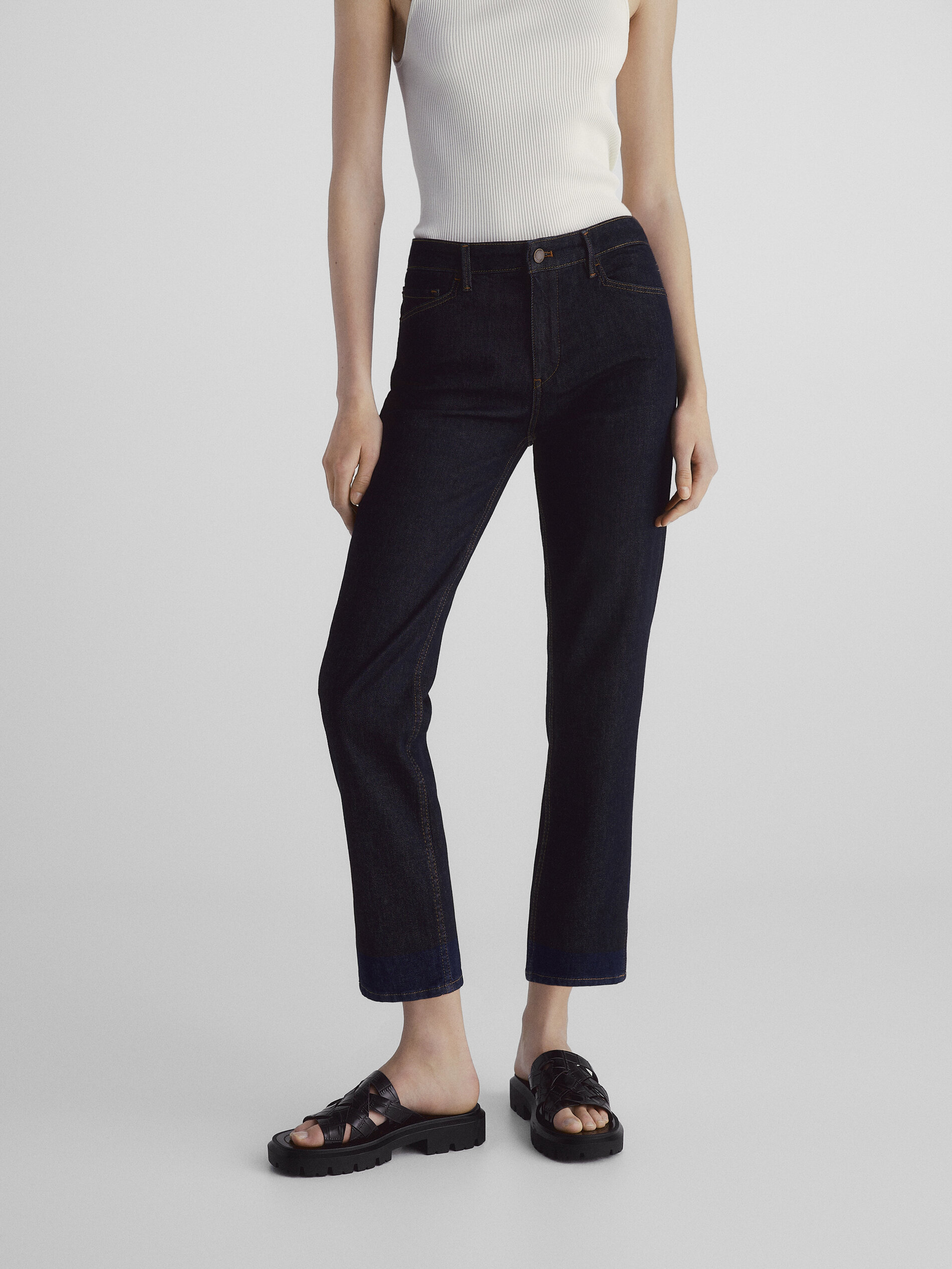 Pantalón vaquero tiro medio slim cropped fit - AZUL OSCURO