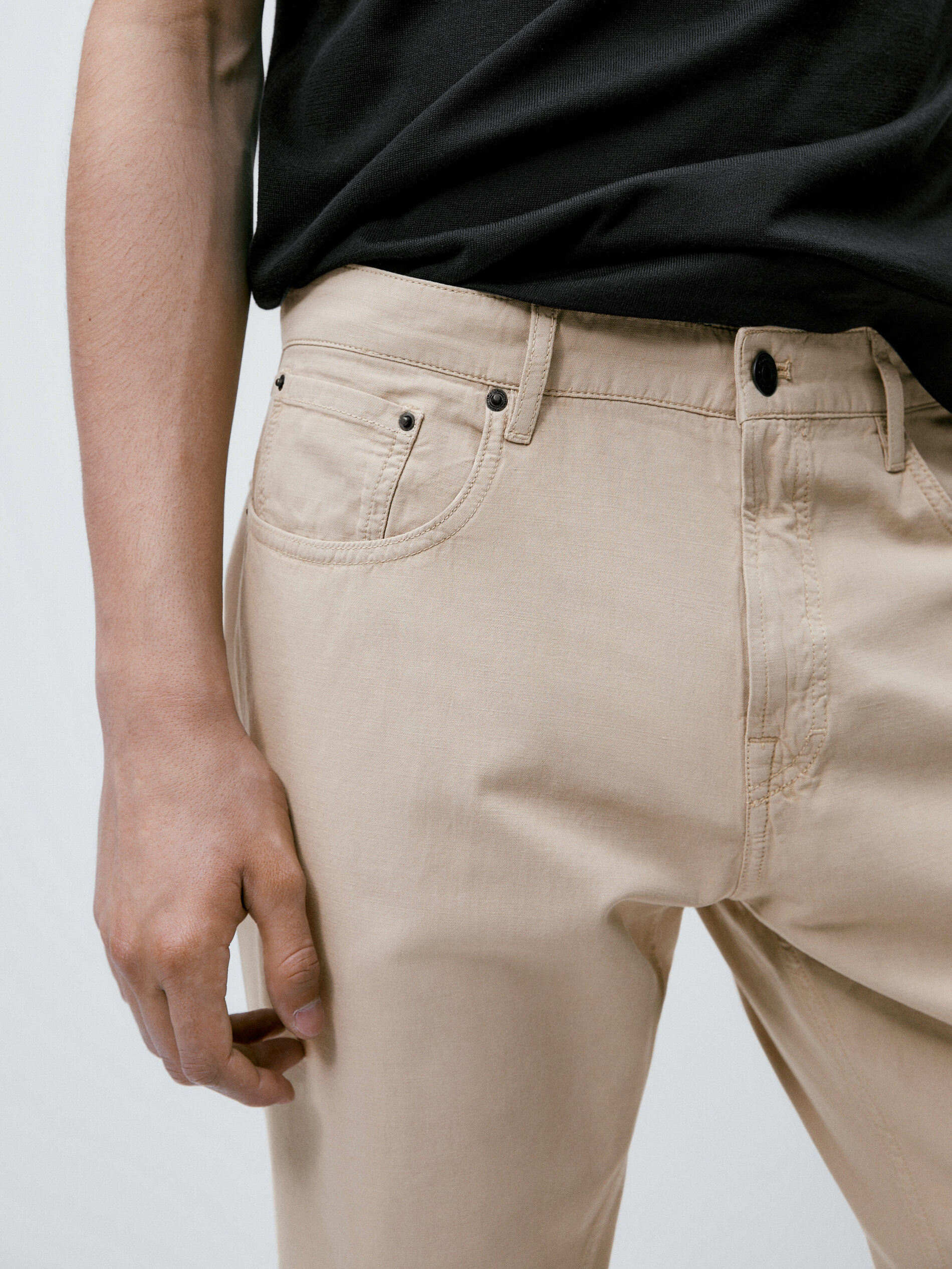 Pantalón vaquero tapered fit - BEIGE
