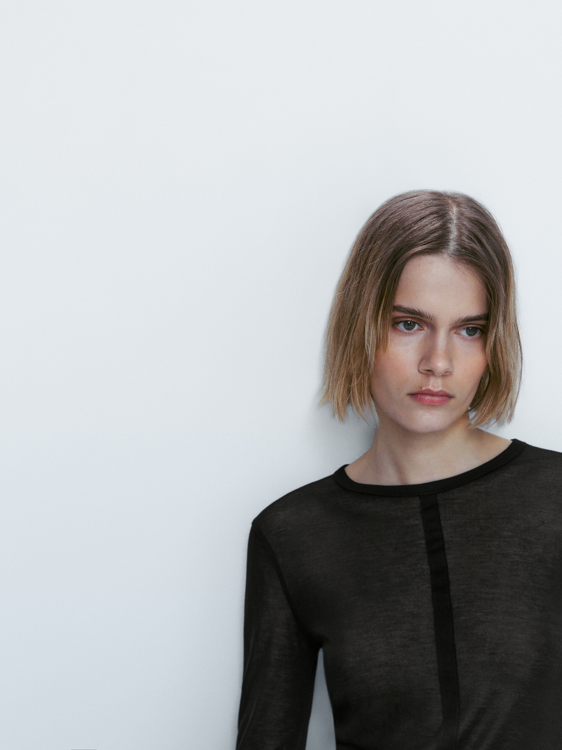 Camiseta semitransparente costura - NEGRO