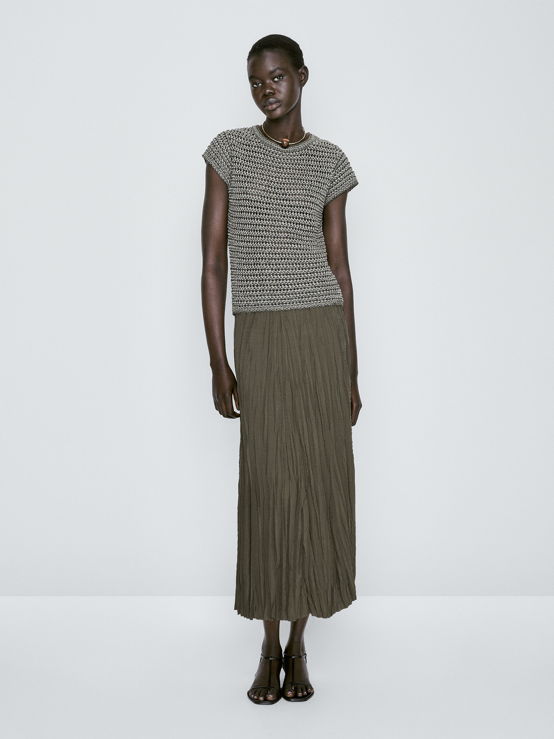 Falda midi plisada - KAKI