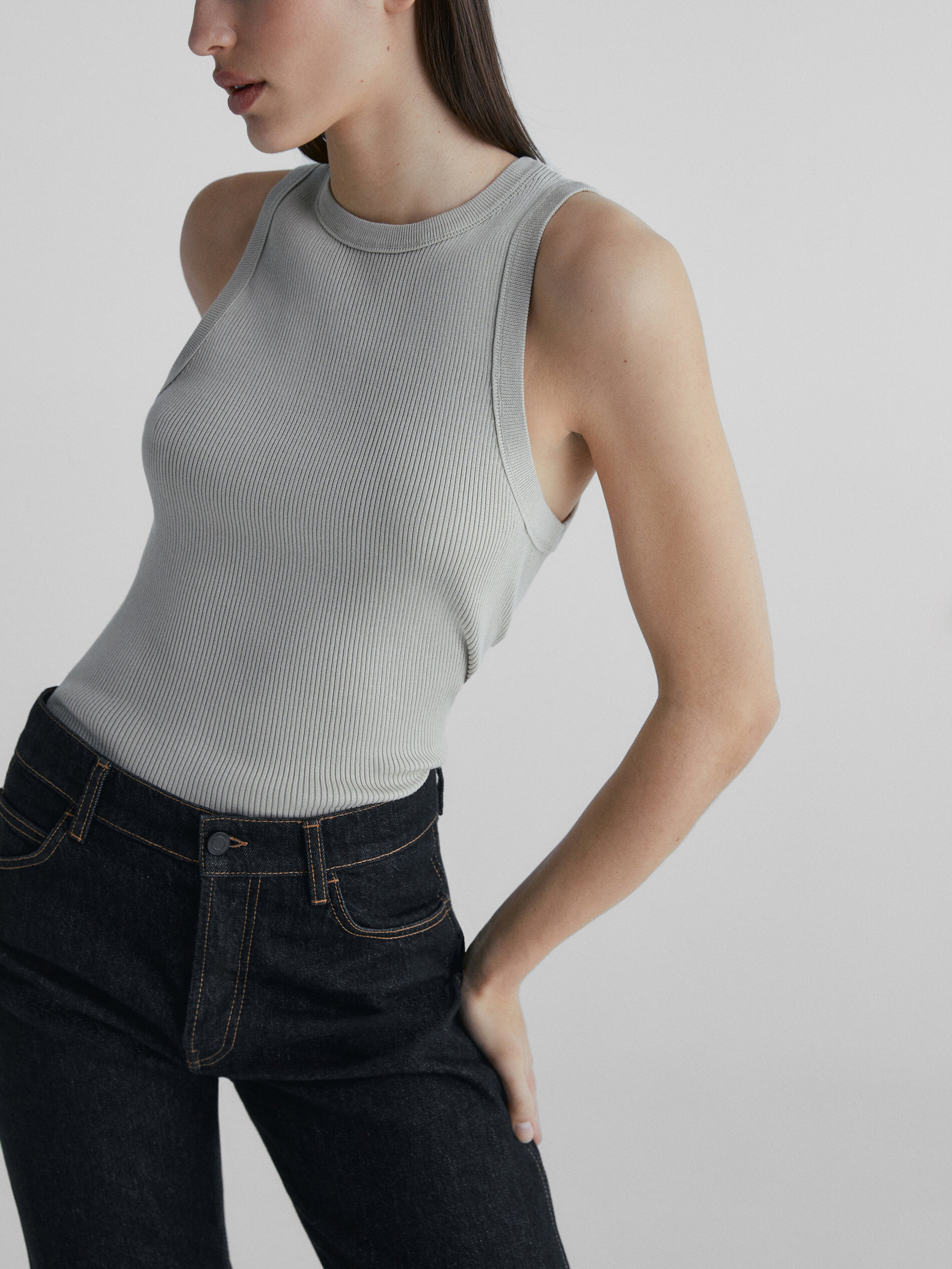 Pantalón vaquero tiro alto slim fit - NEGRO