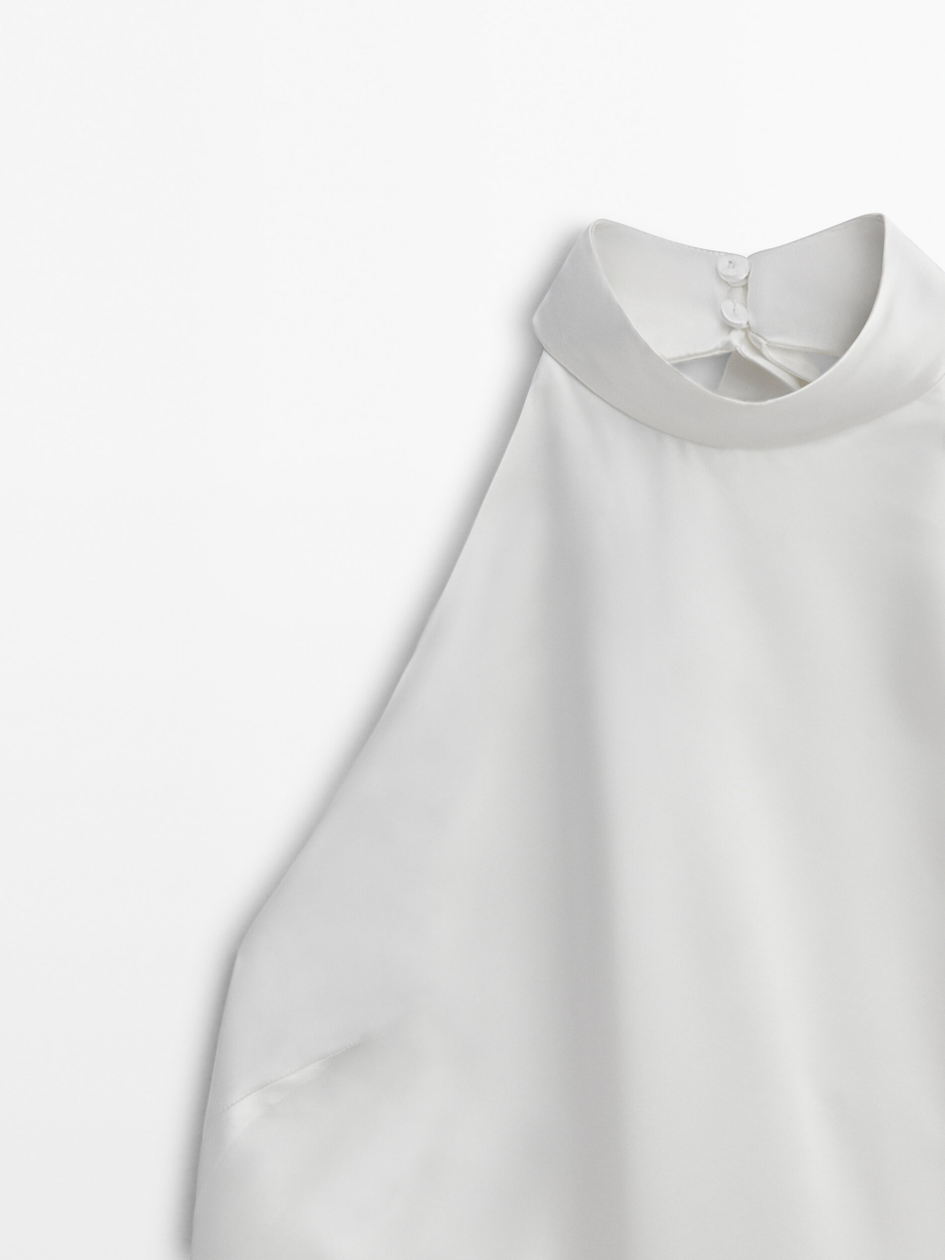 Top halter satinado -Studio - CRUDO