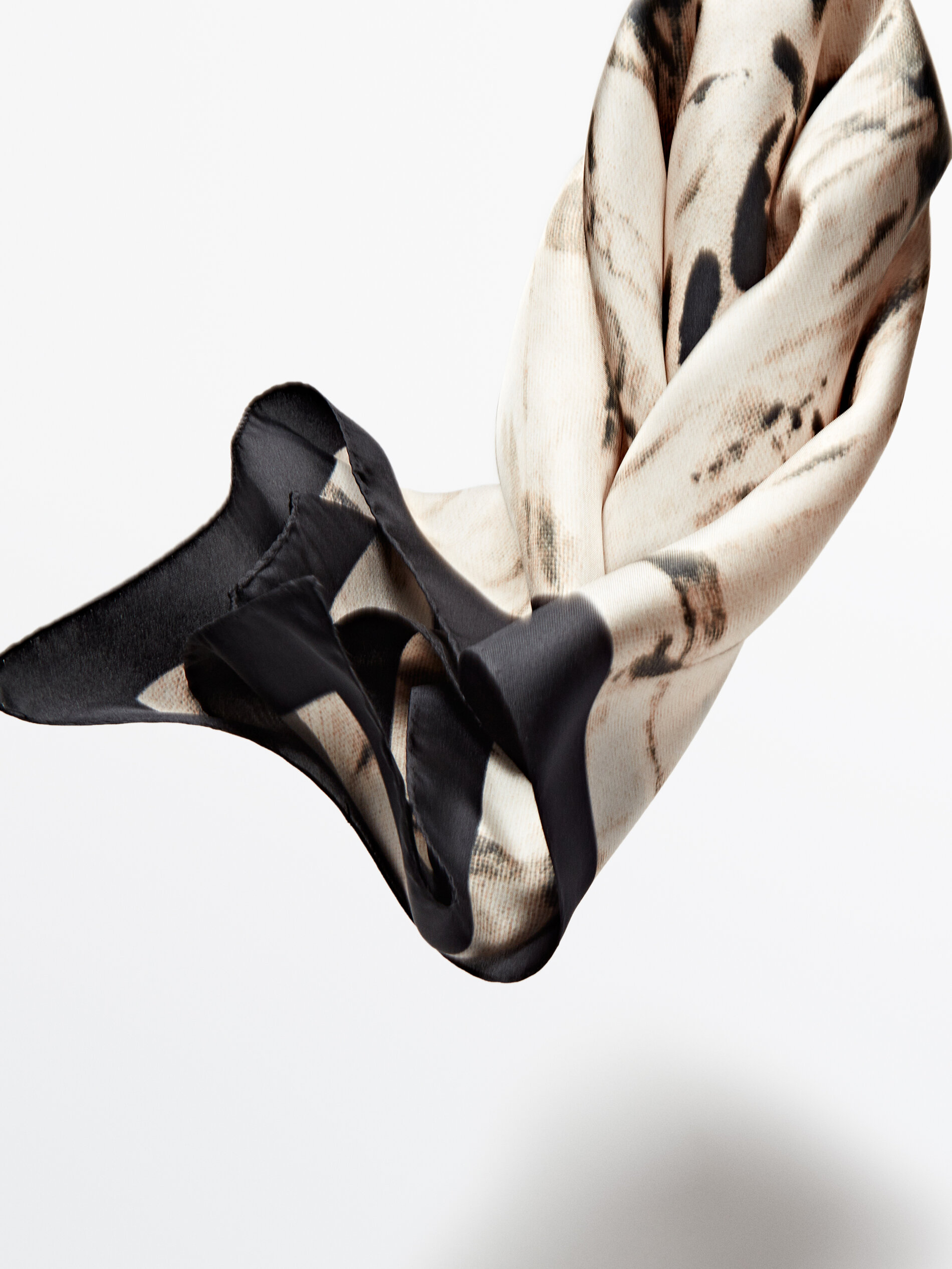 Fular seda estampado manchas - NEGRO