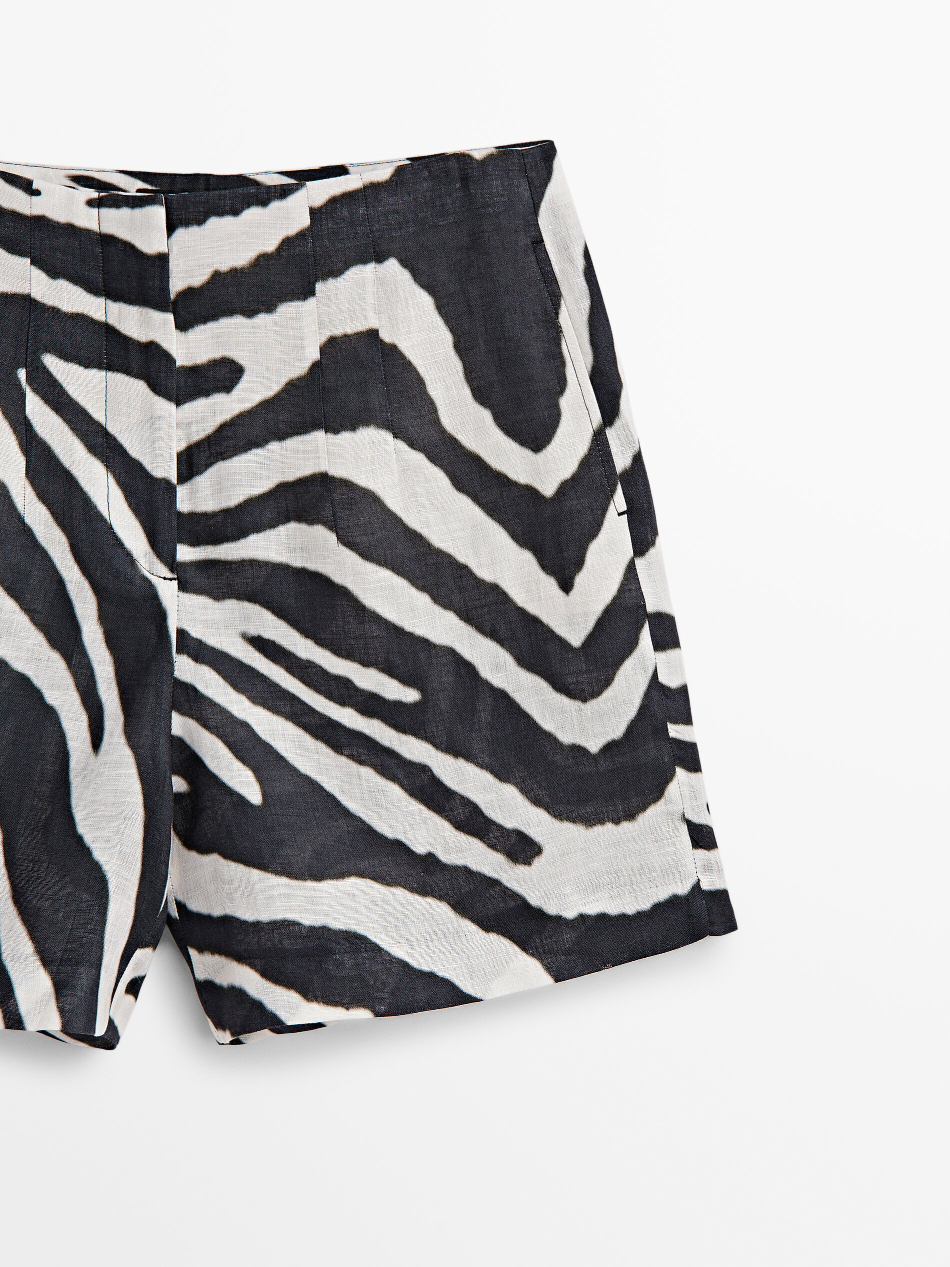 Bermuda lino estampado cebra - NEGRO