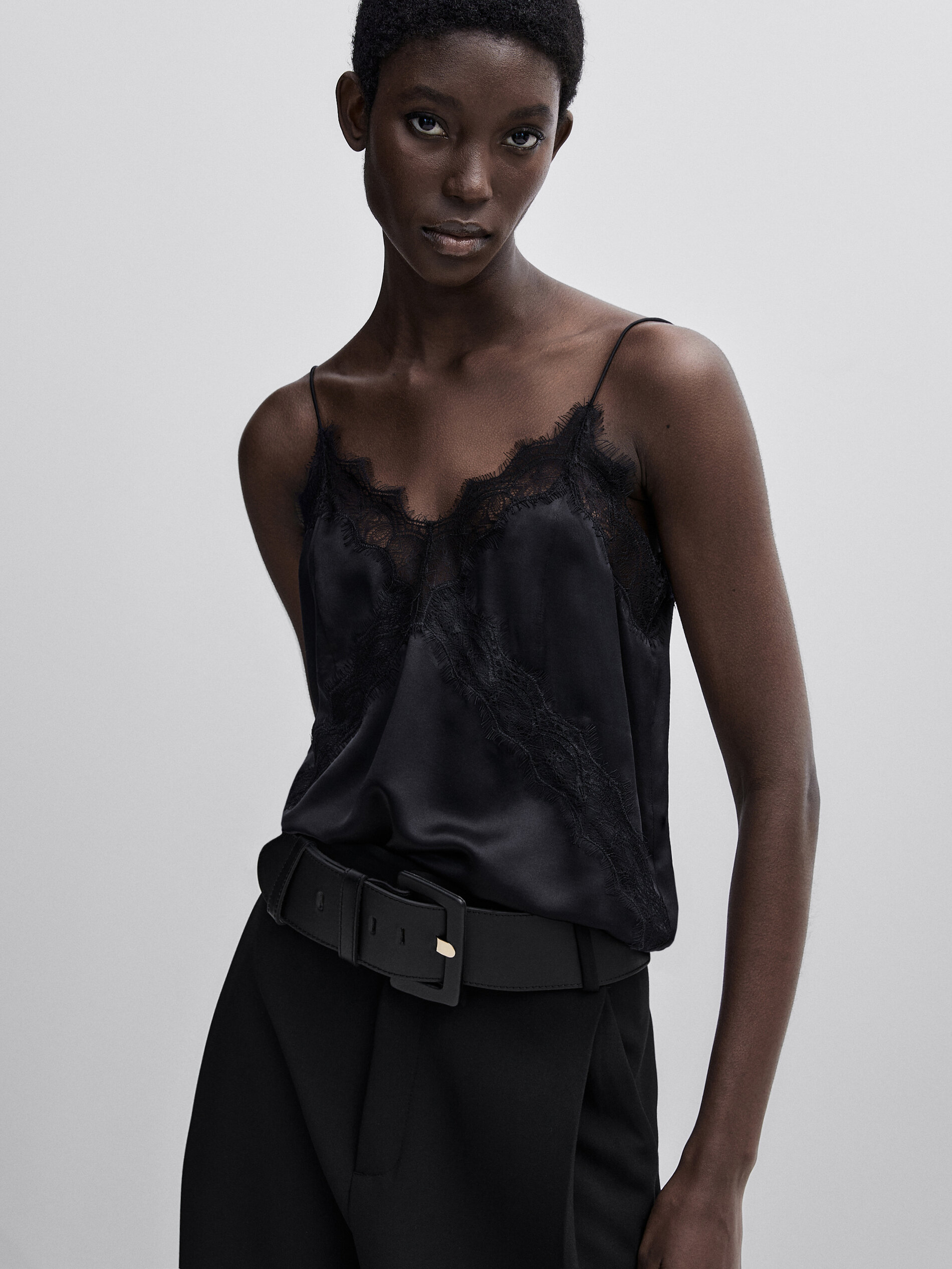 Top lencero detalle encaje -Studio - AZUL OSCURO