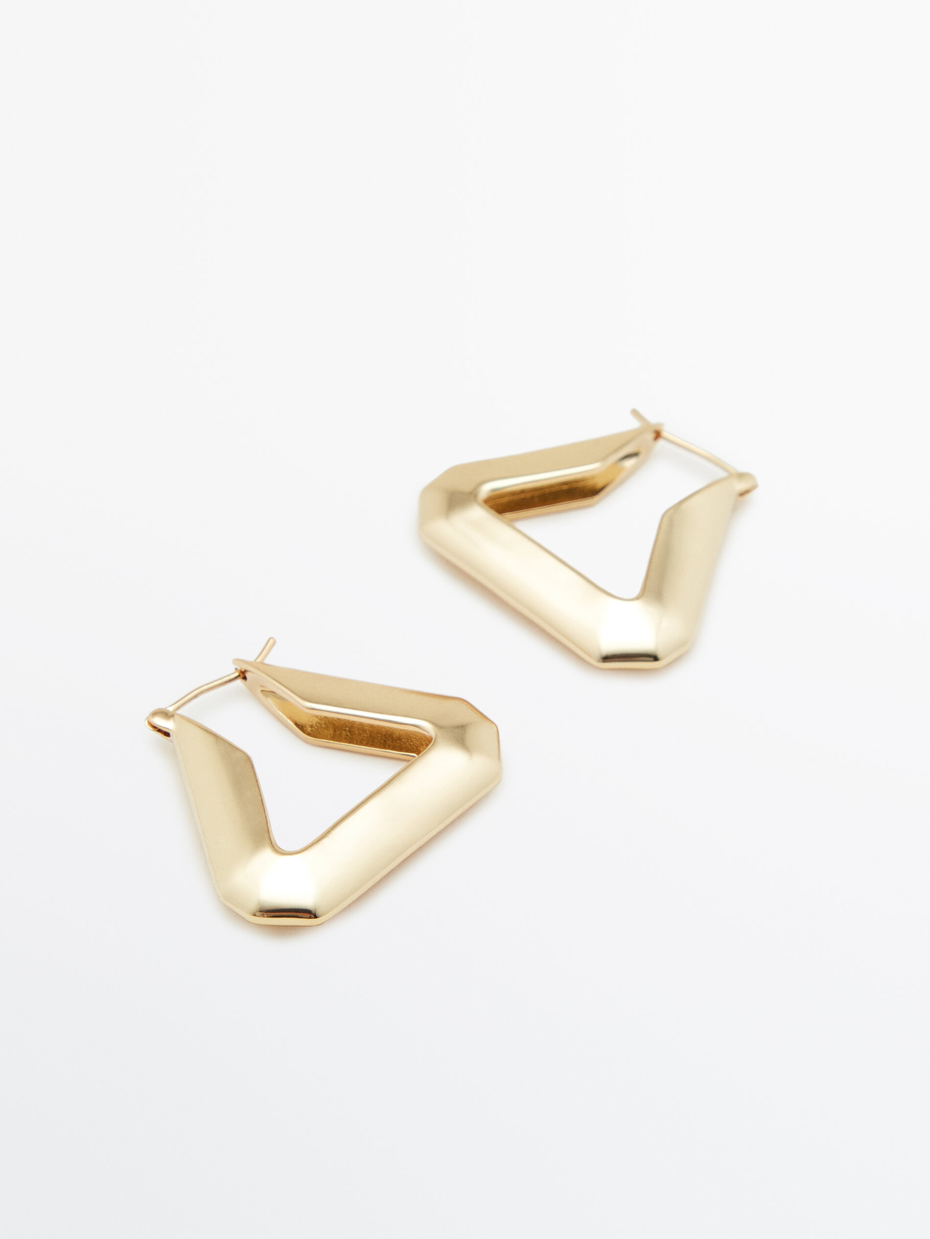 Pendientes triángulo baño oro - DORADO