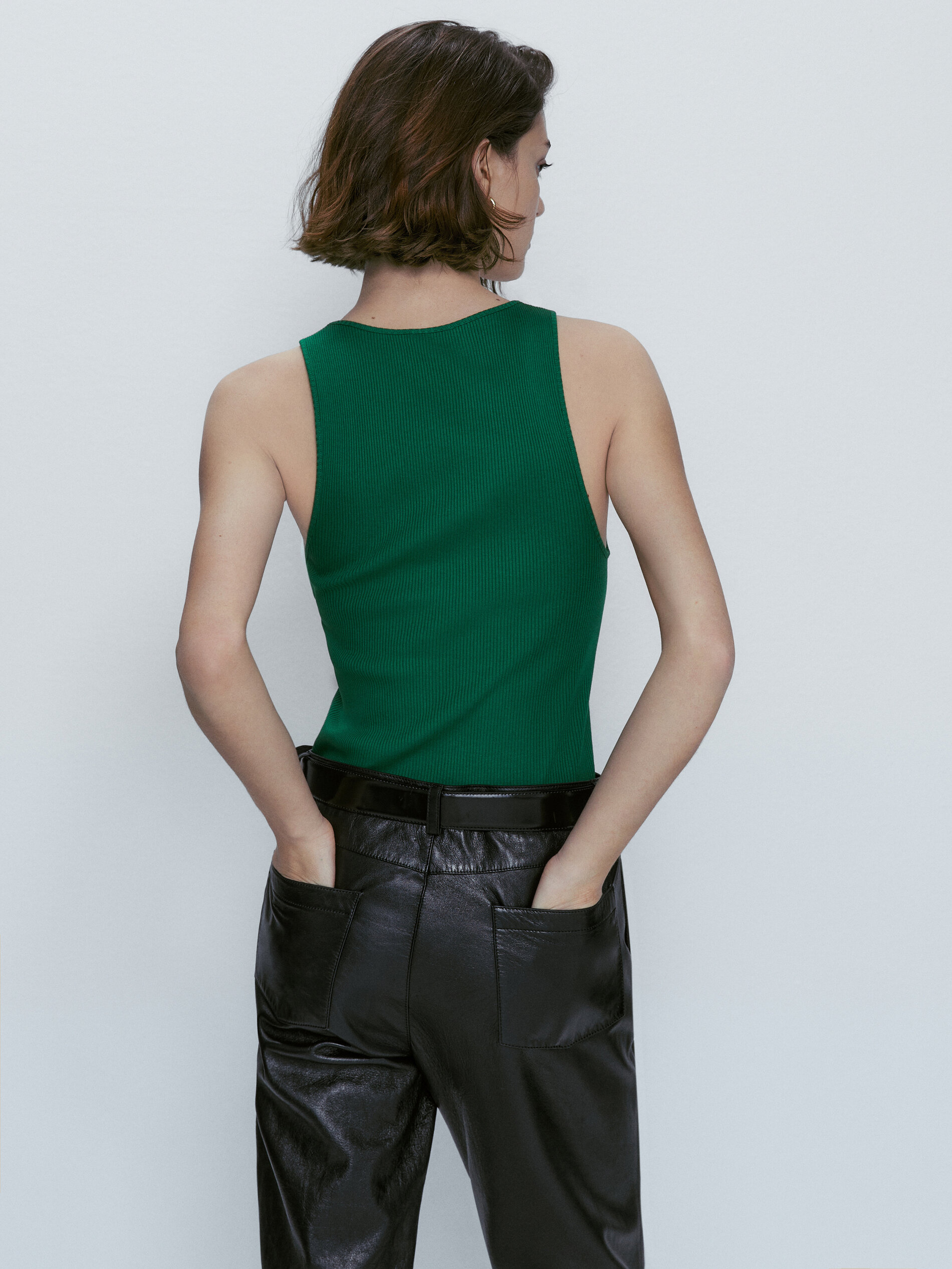 Top canalé tirantes - VERDE