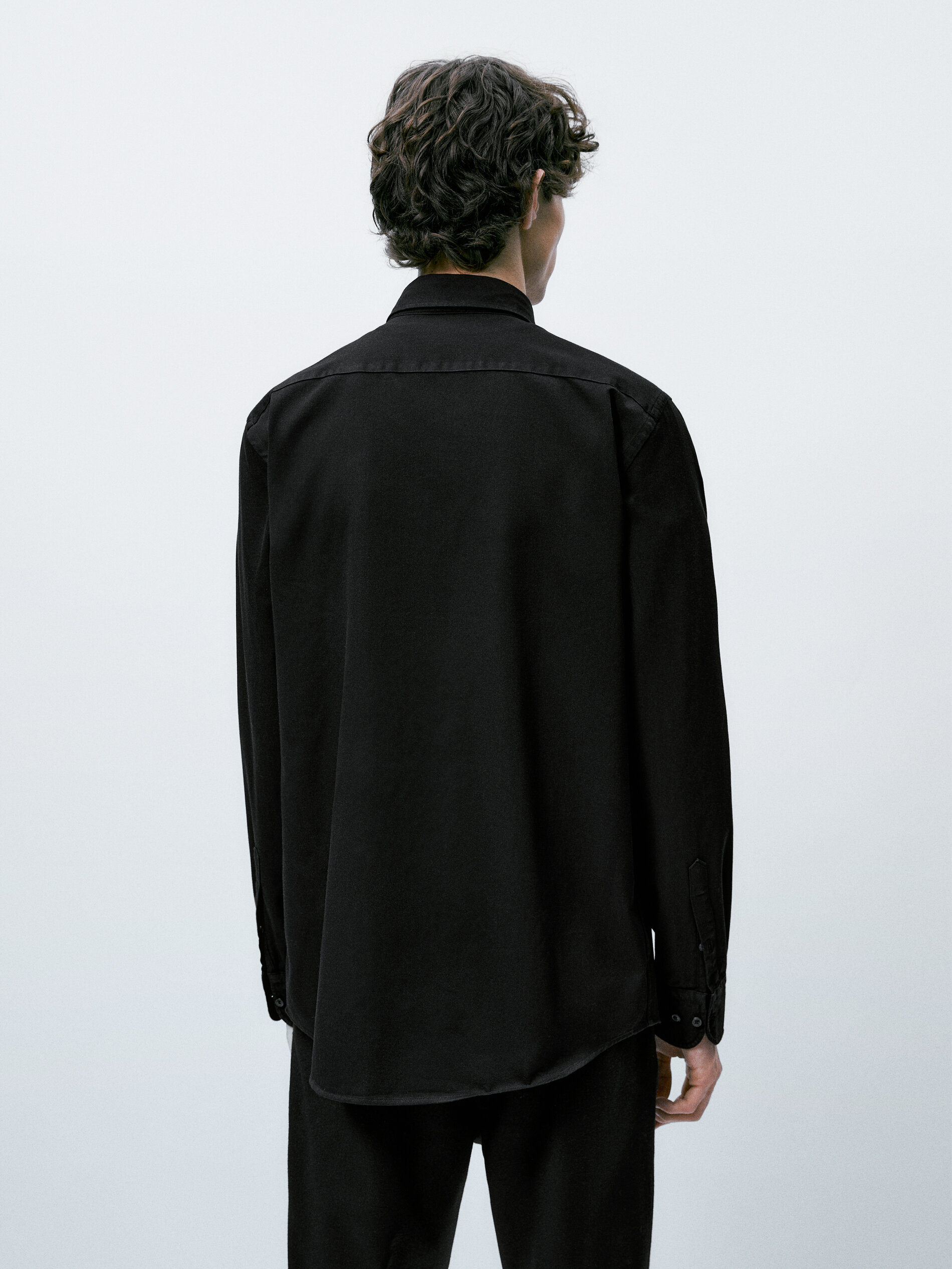 Camisa denim 100% algodón regular fit - NEGRO