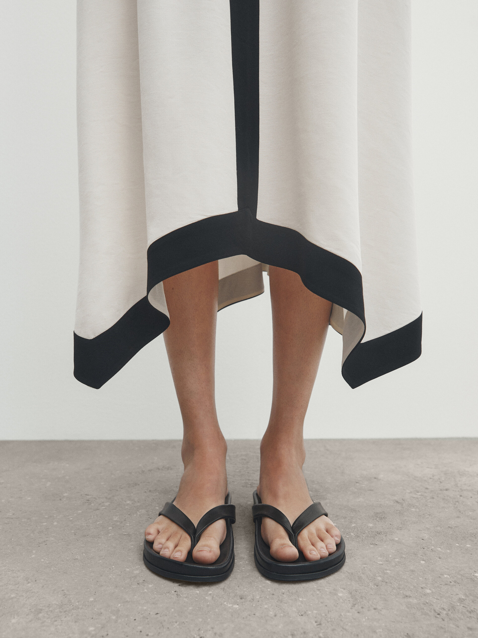 Vestido tirantes escote pico contraste - CRUDO