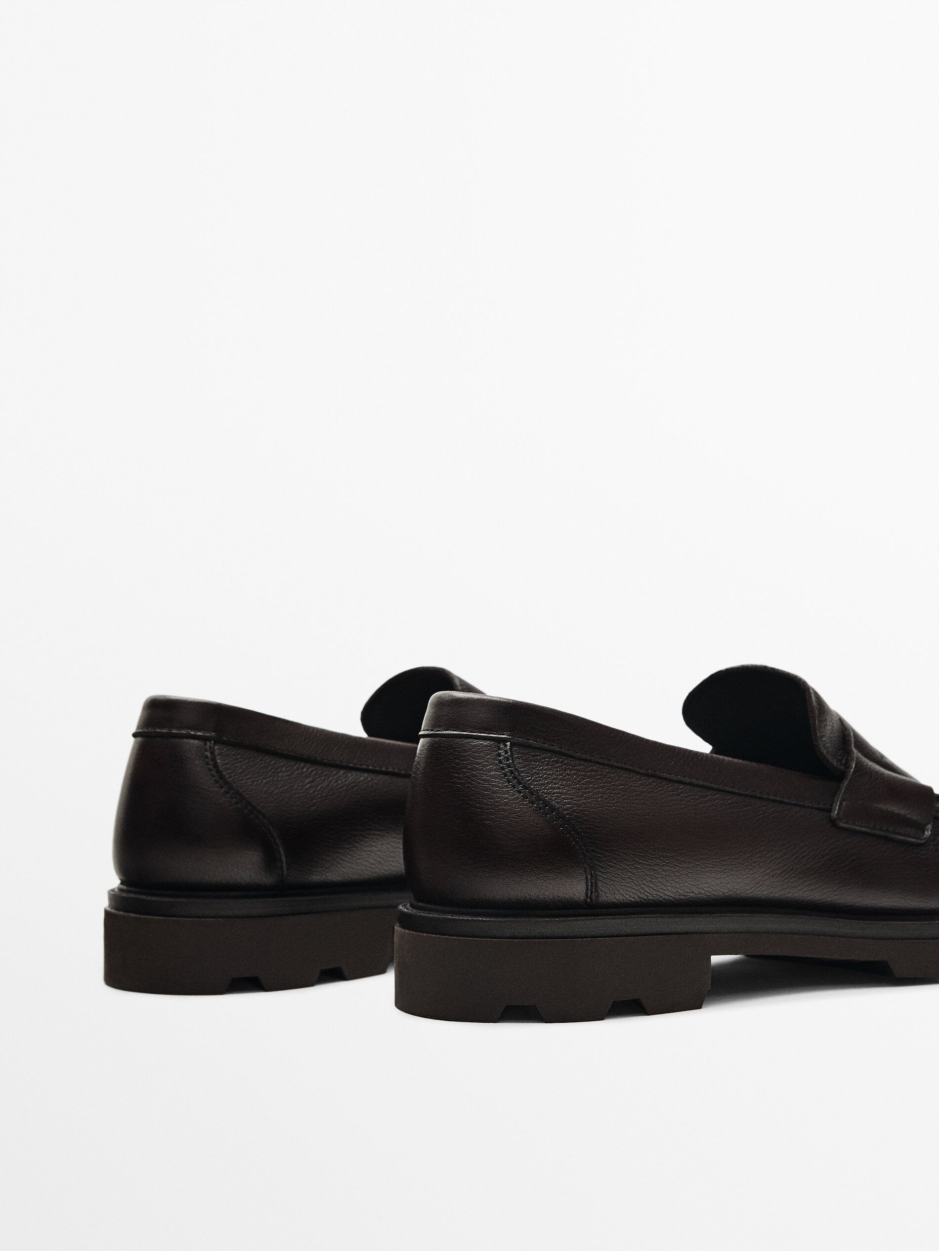 Mocasín piel napa piso track - MARRÓN