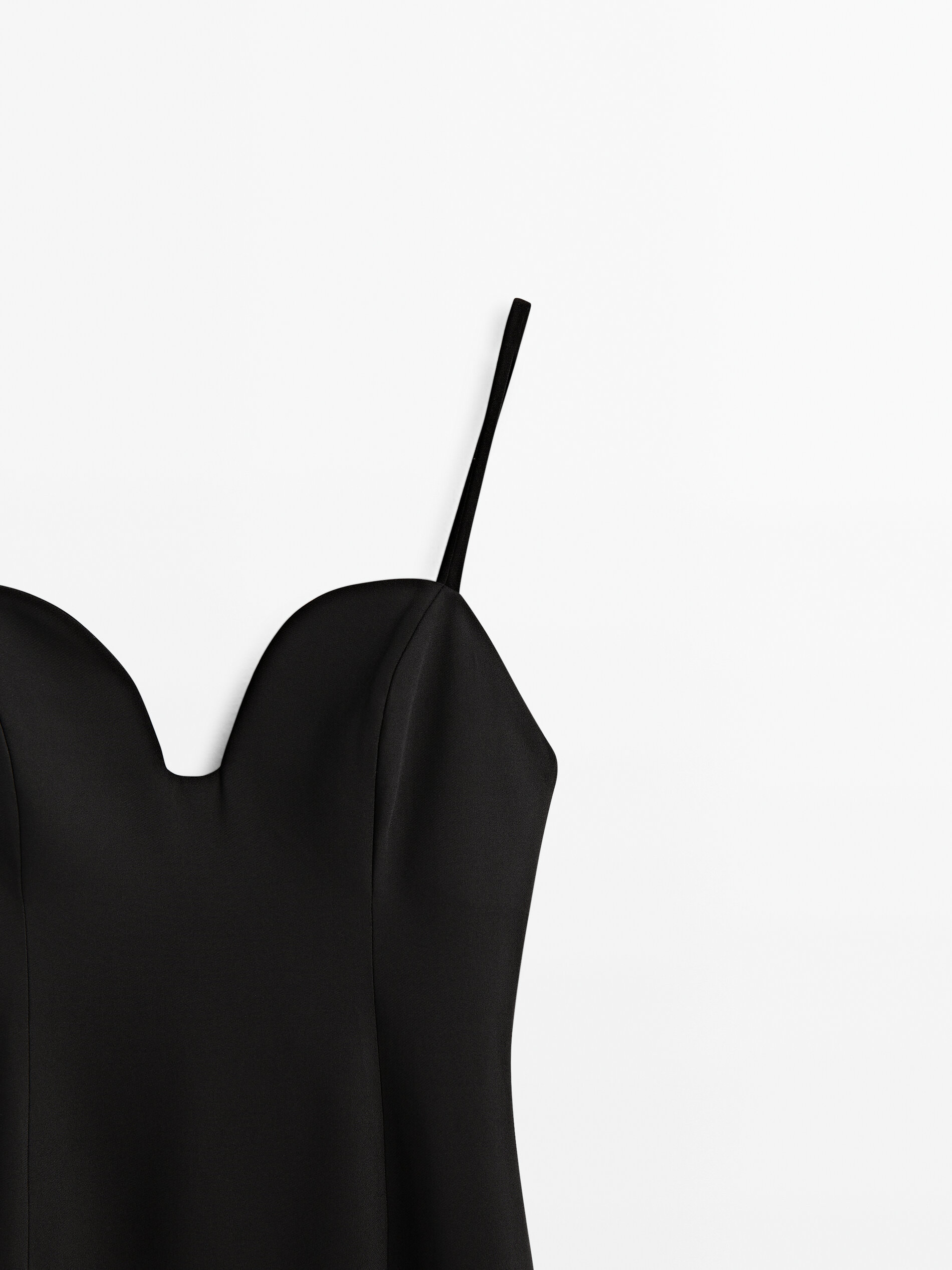 Vestido negro escote corazón - NEGRO