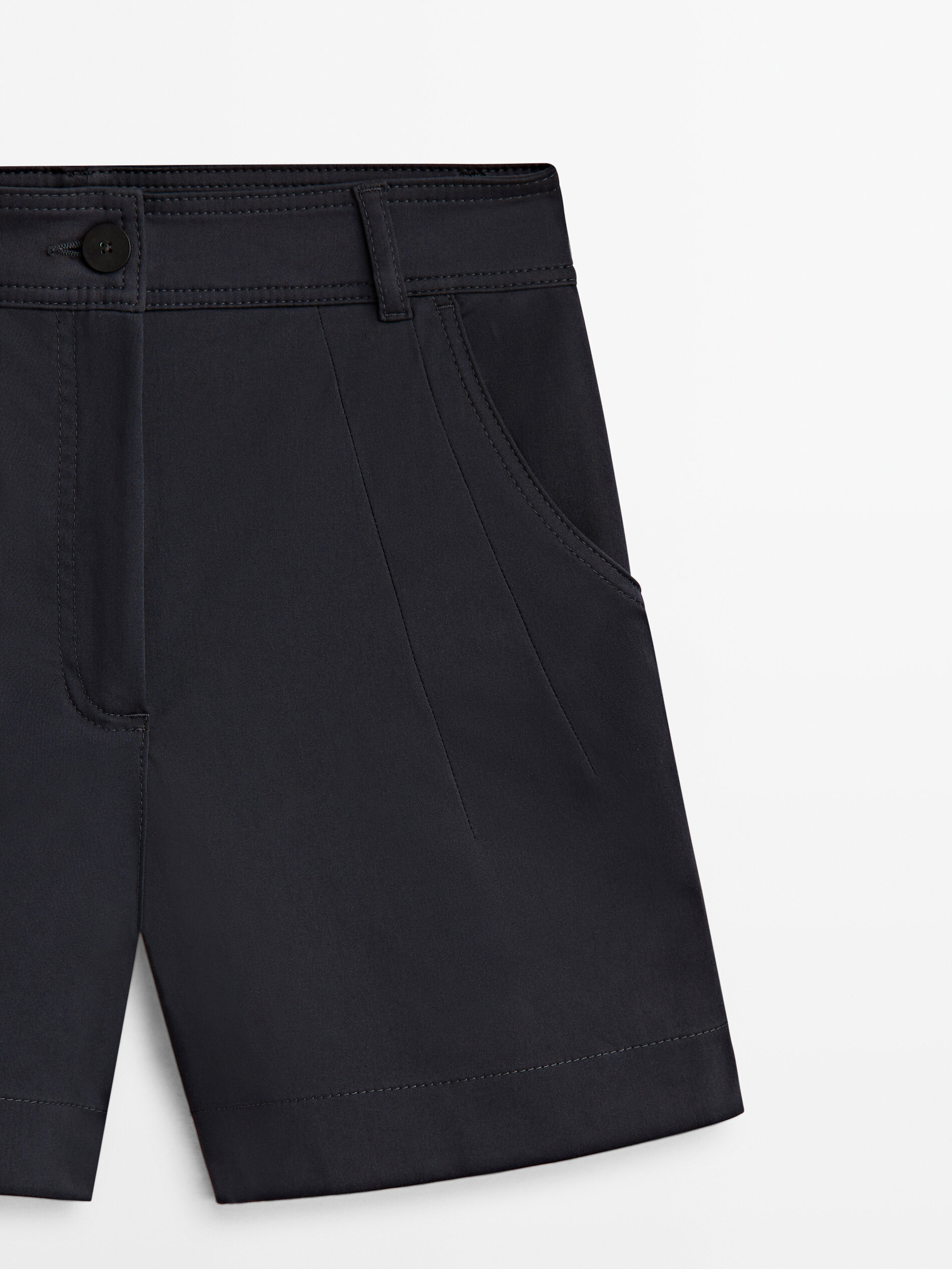 Bermuda con algodón detalle pespuntes - AZUL MARINO