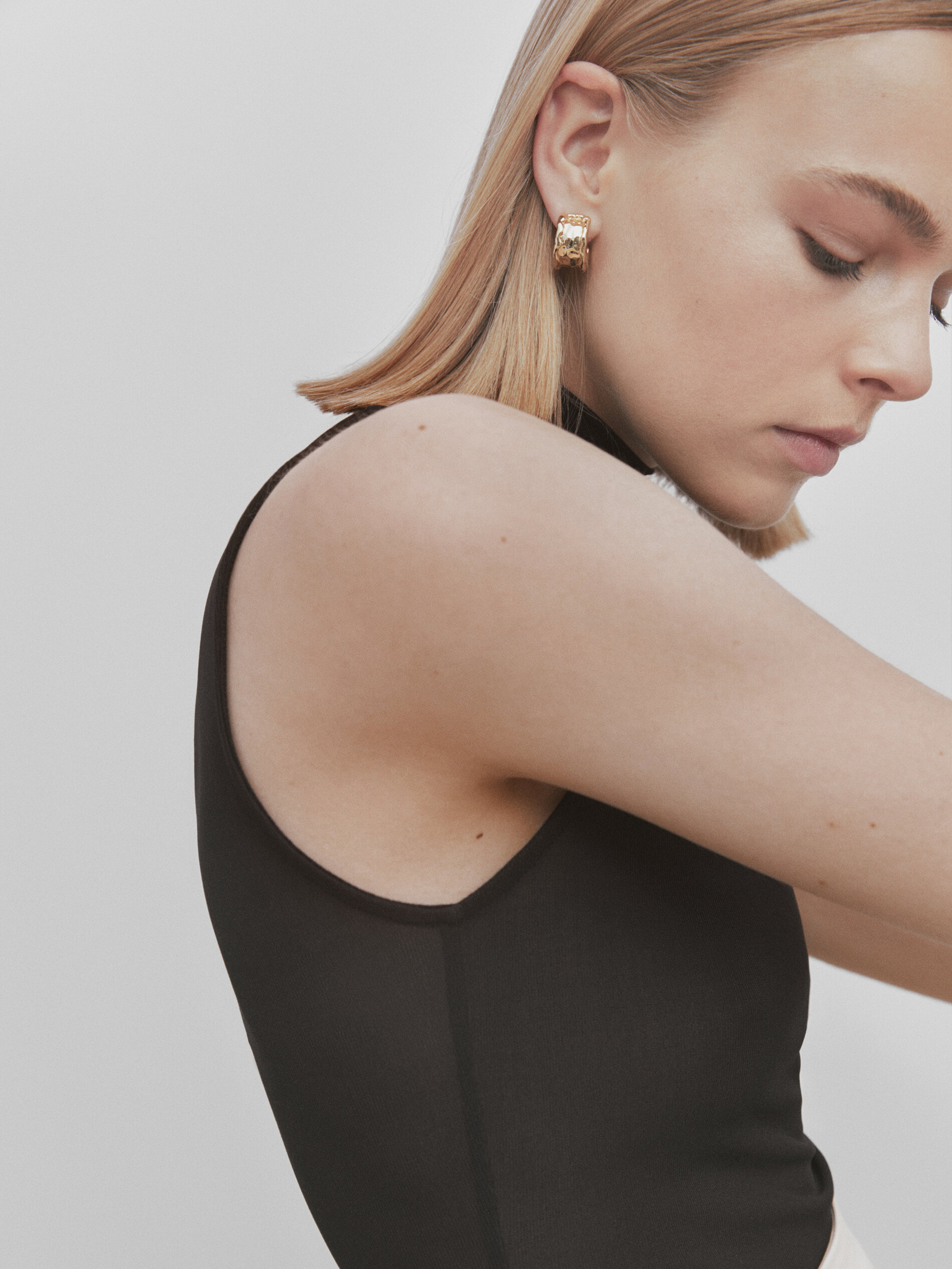 Top negro sin mangas -Studio - NEGRO