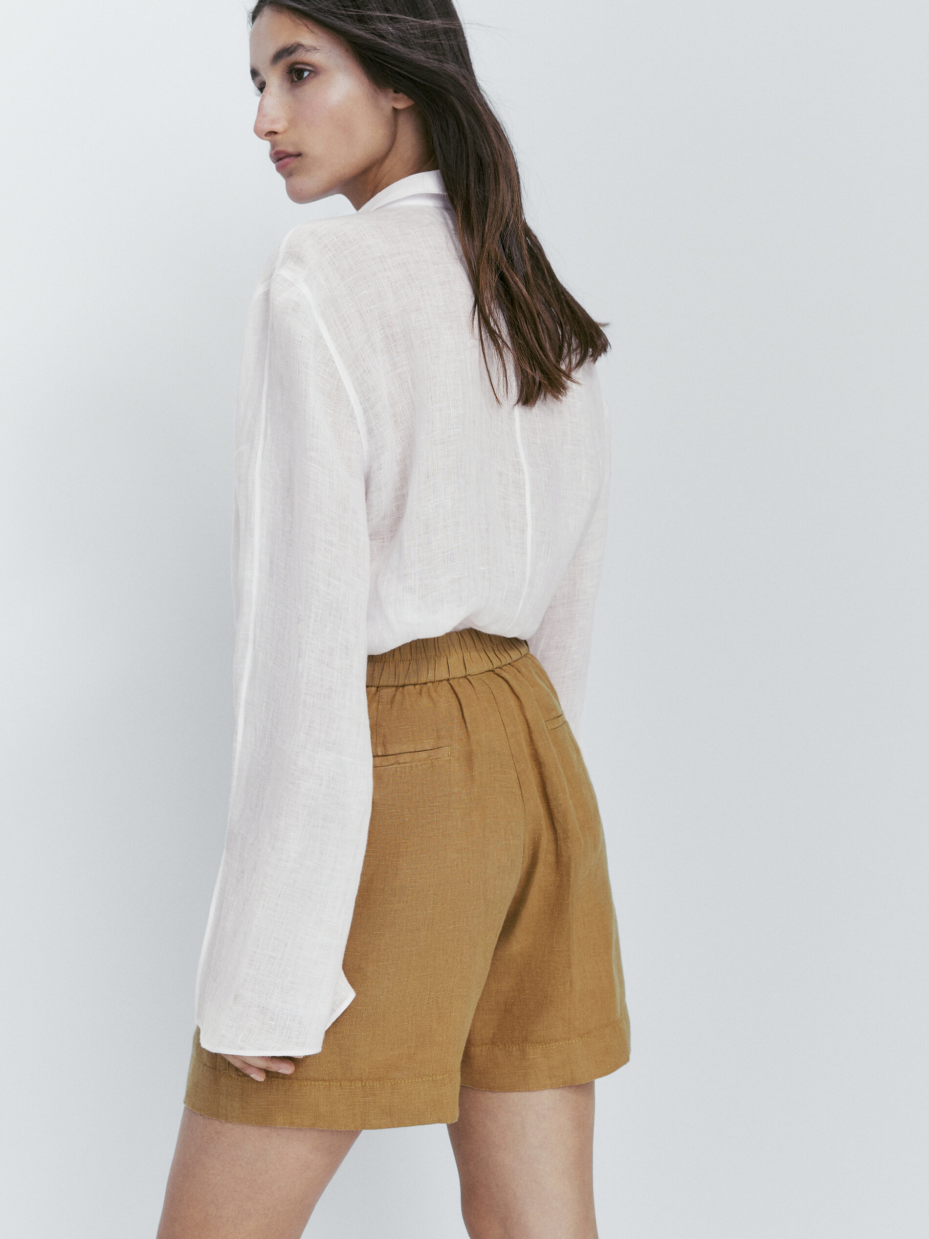 Bermuda lino pinzas - MARRÓN