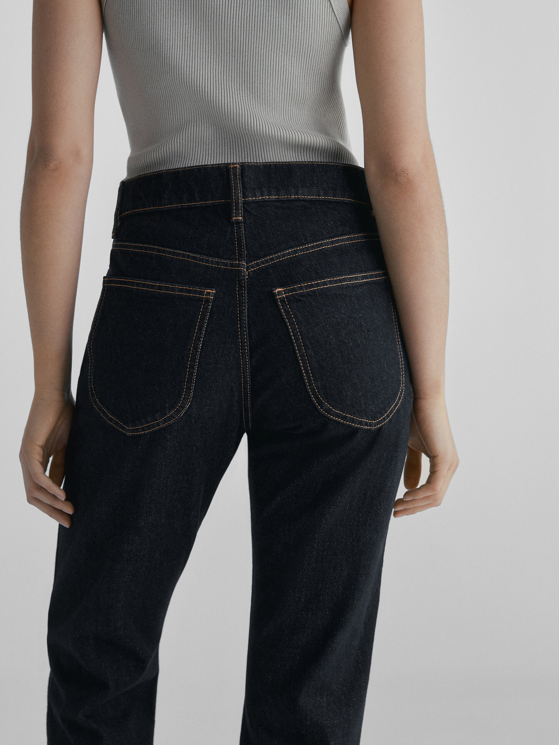 Pantalón vaquero tiro alto slim fit - NEGRO