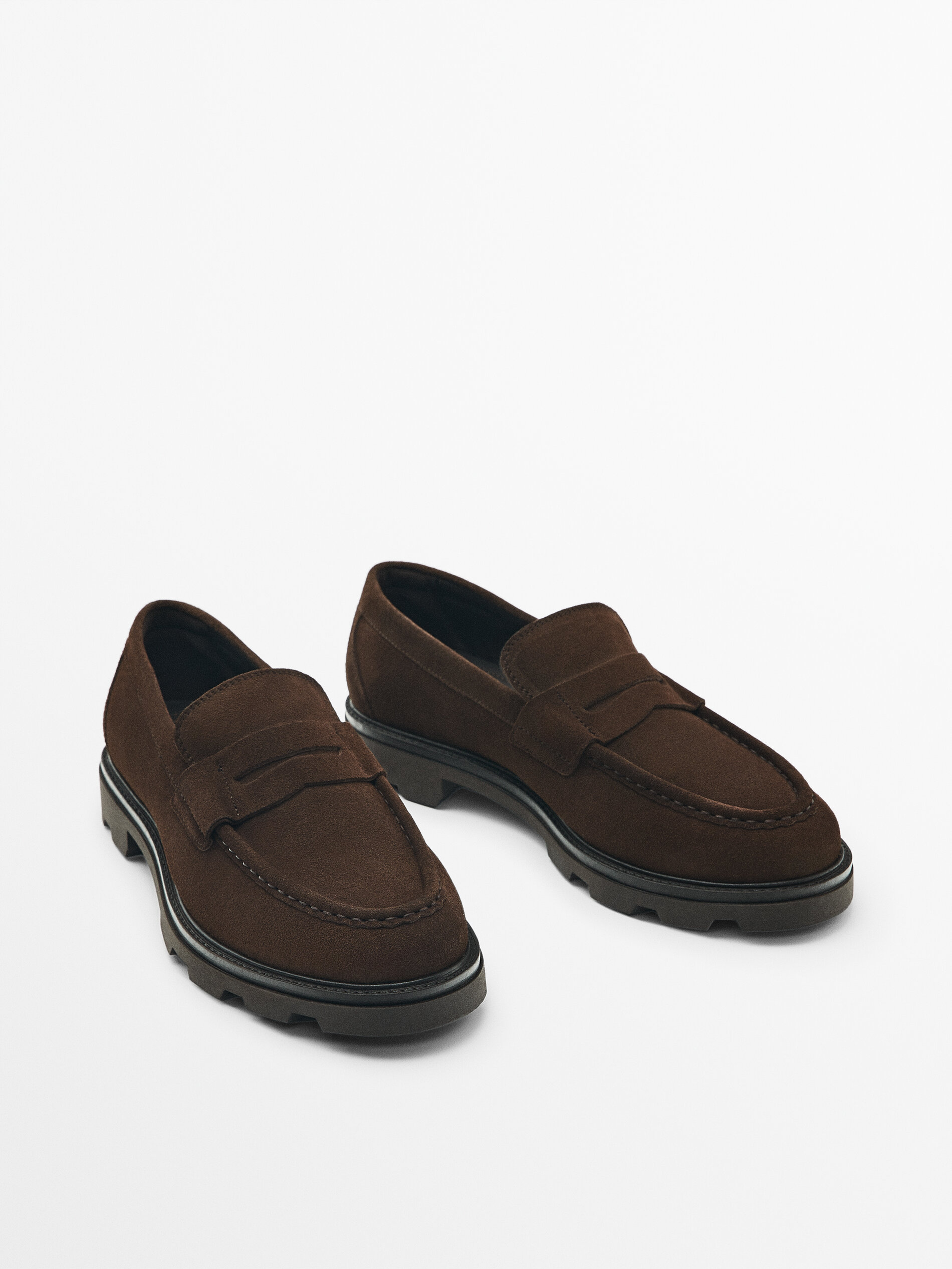 Mocasín piel serraje piso track - MARRÓN