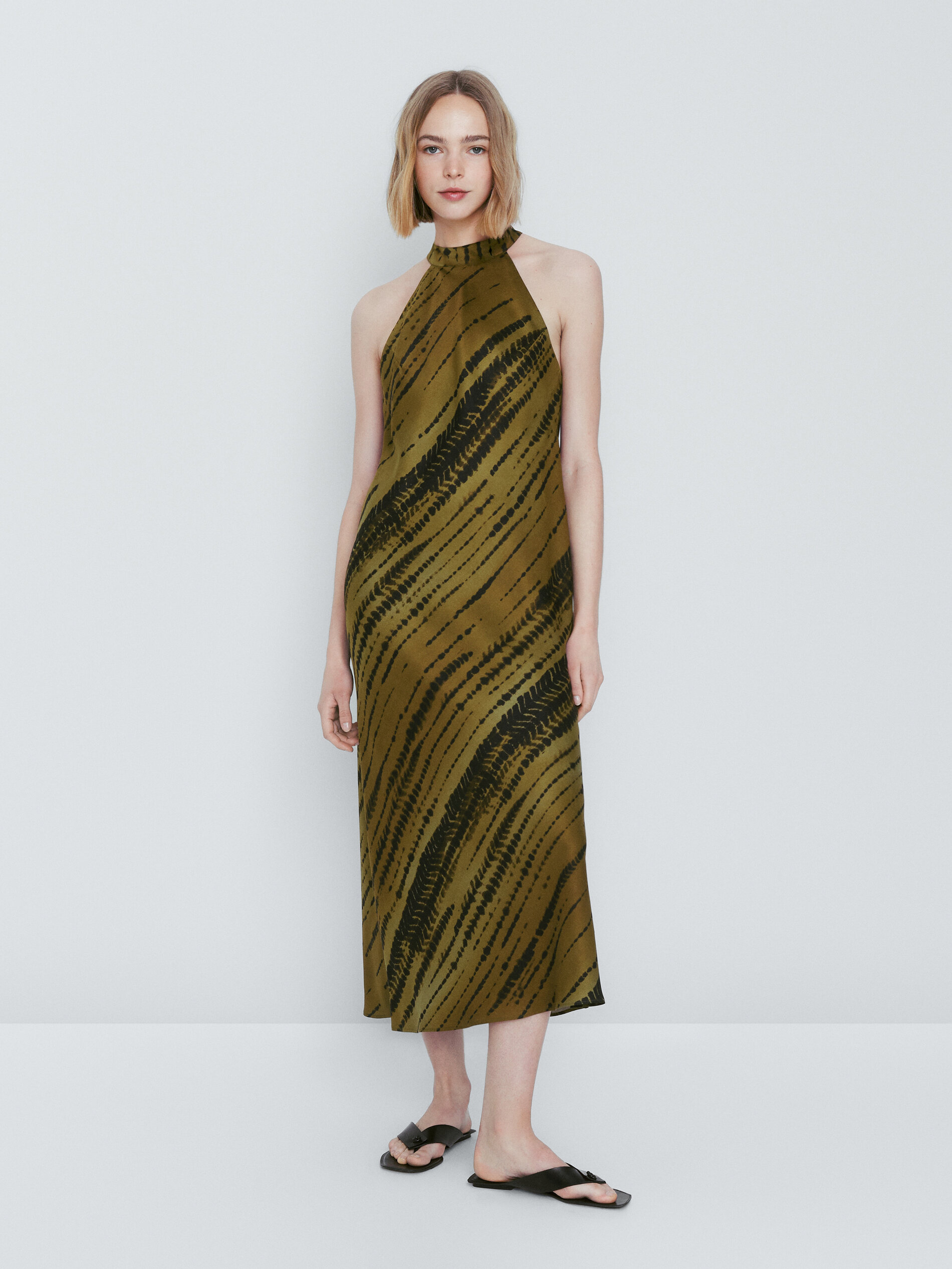 Vestido largo halter estampado - MARRÓN