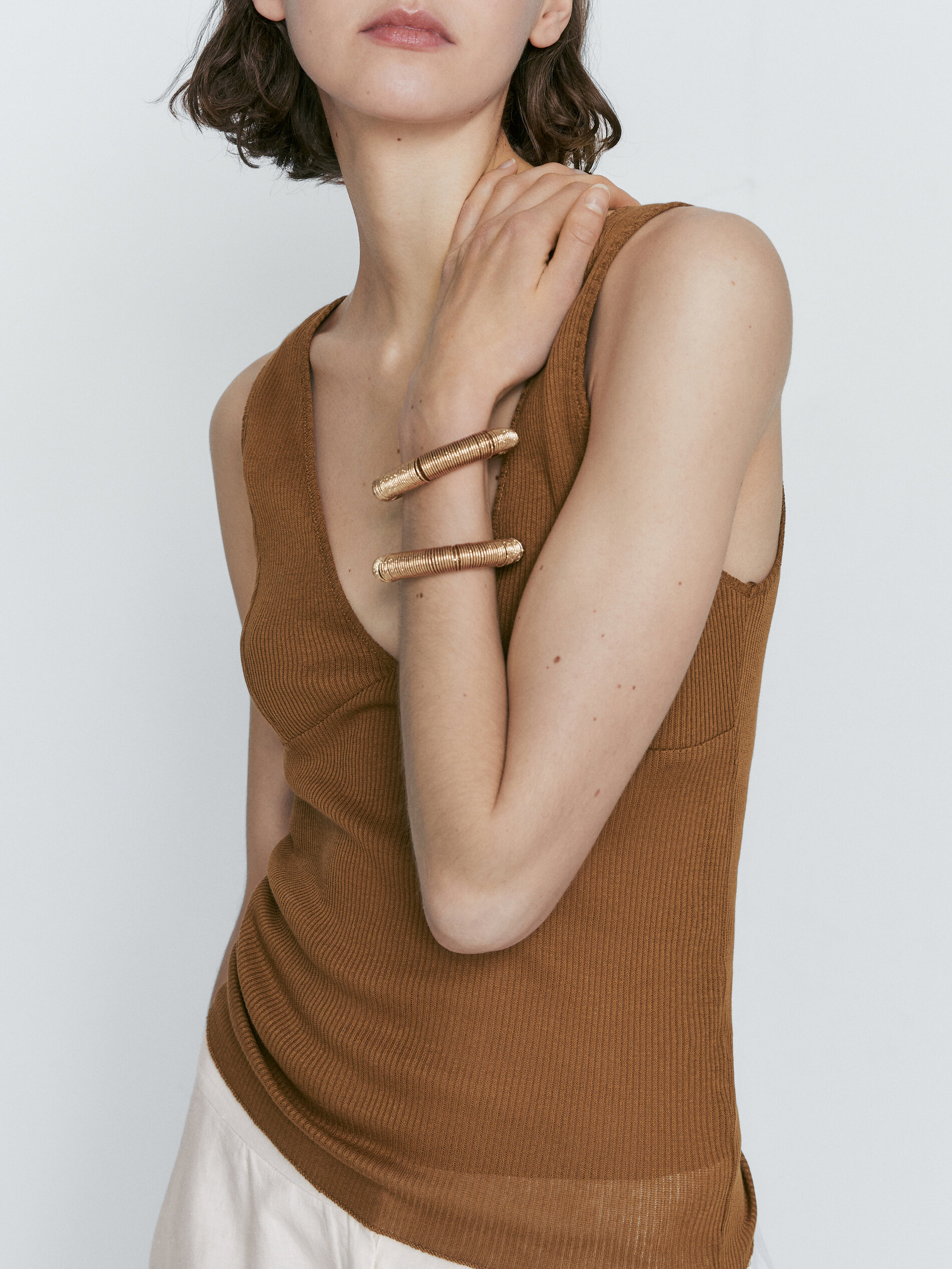 Camiseta tirantes detalle costura - TOSTADO