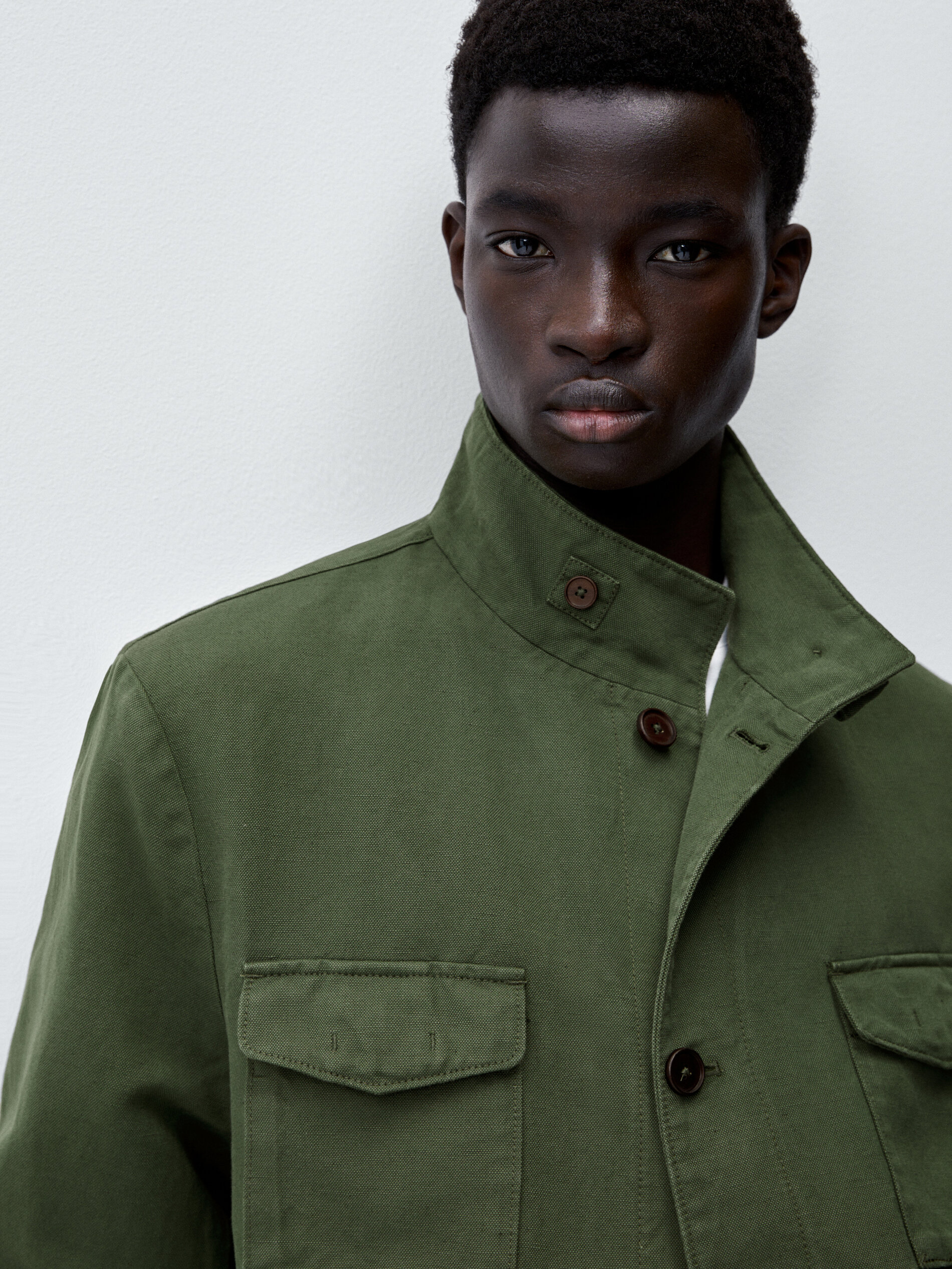 Chaqueta con algodón y lino bolsillos - KAKI