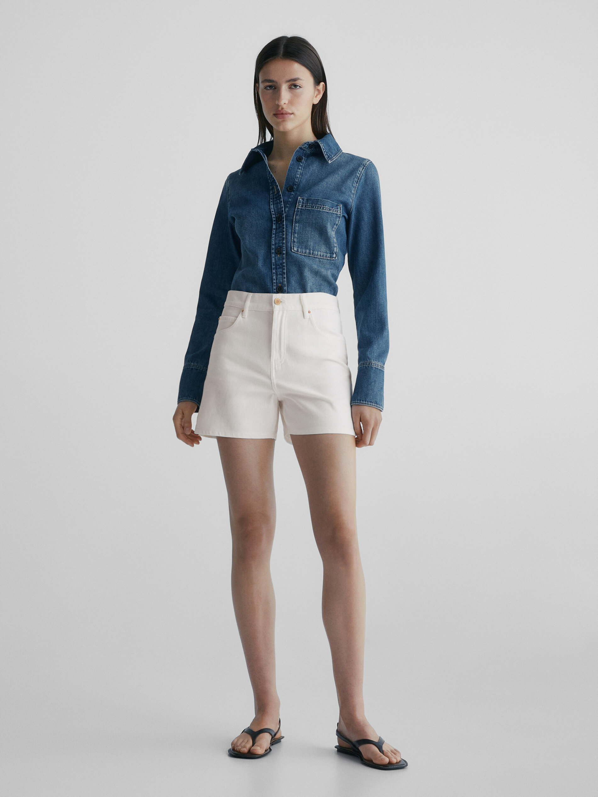 Short denim tiro alto - CRUDO