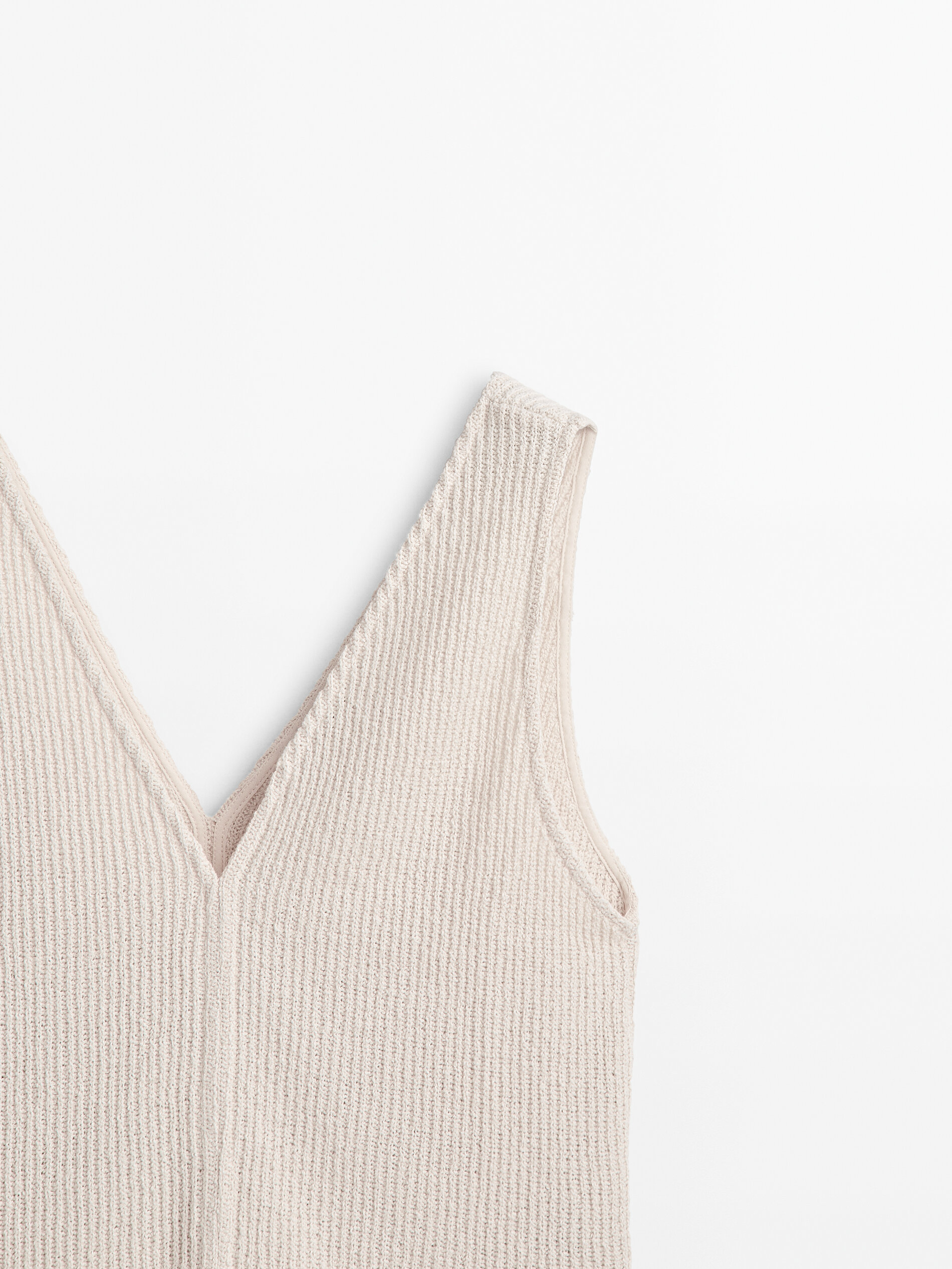 Top crop detalle abertura - CRUDO