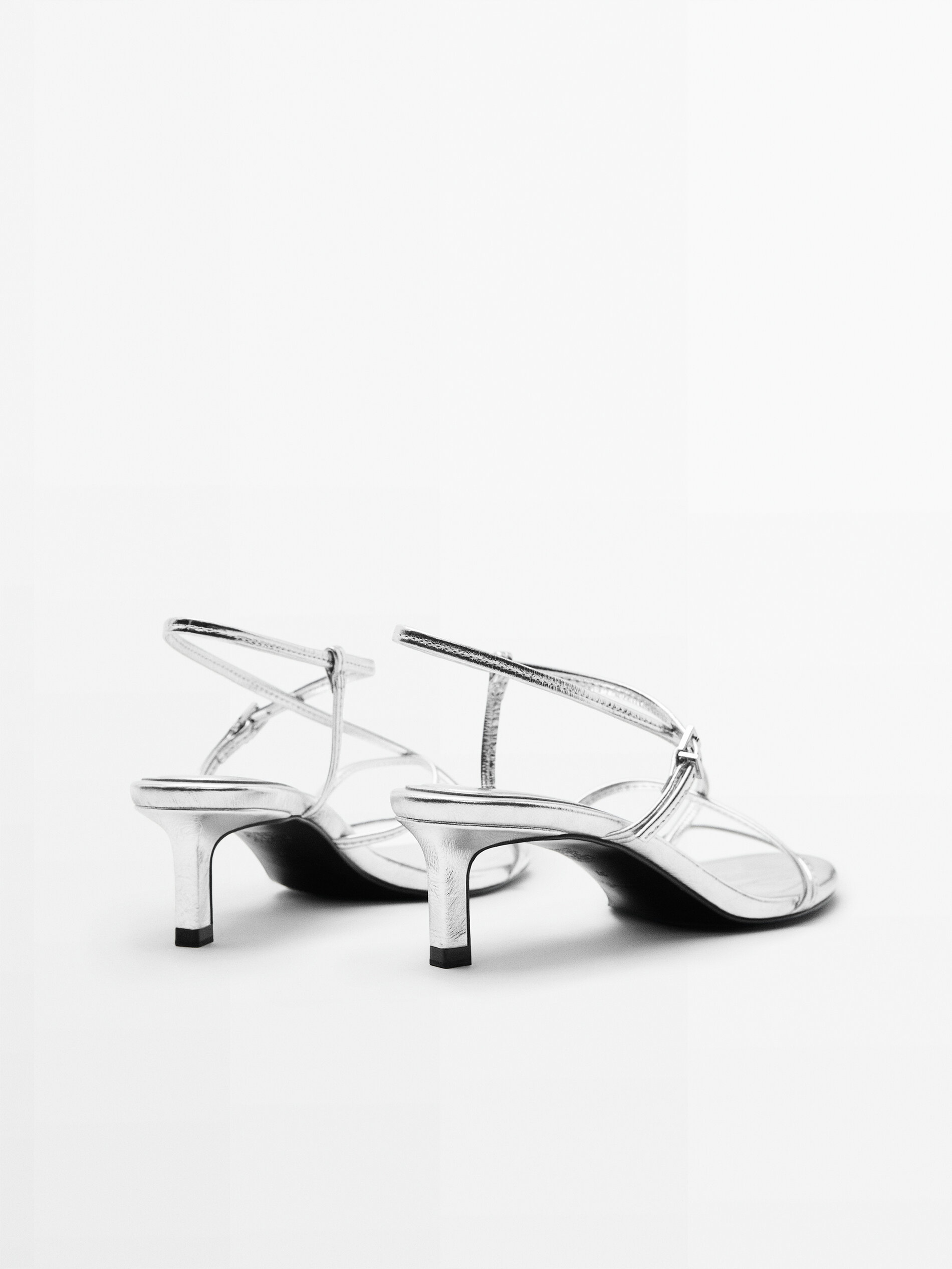 Sandalia tacón piel metalizada multitiras - PLATA