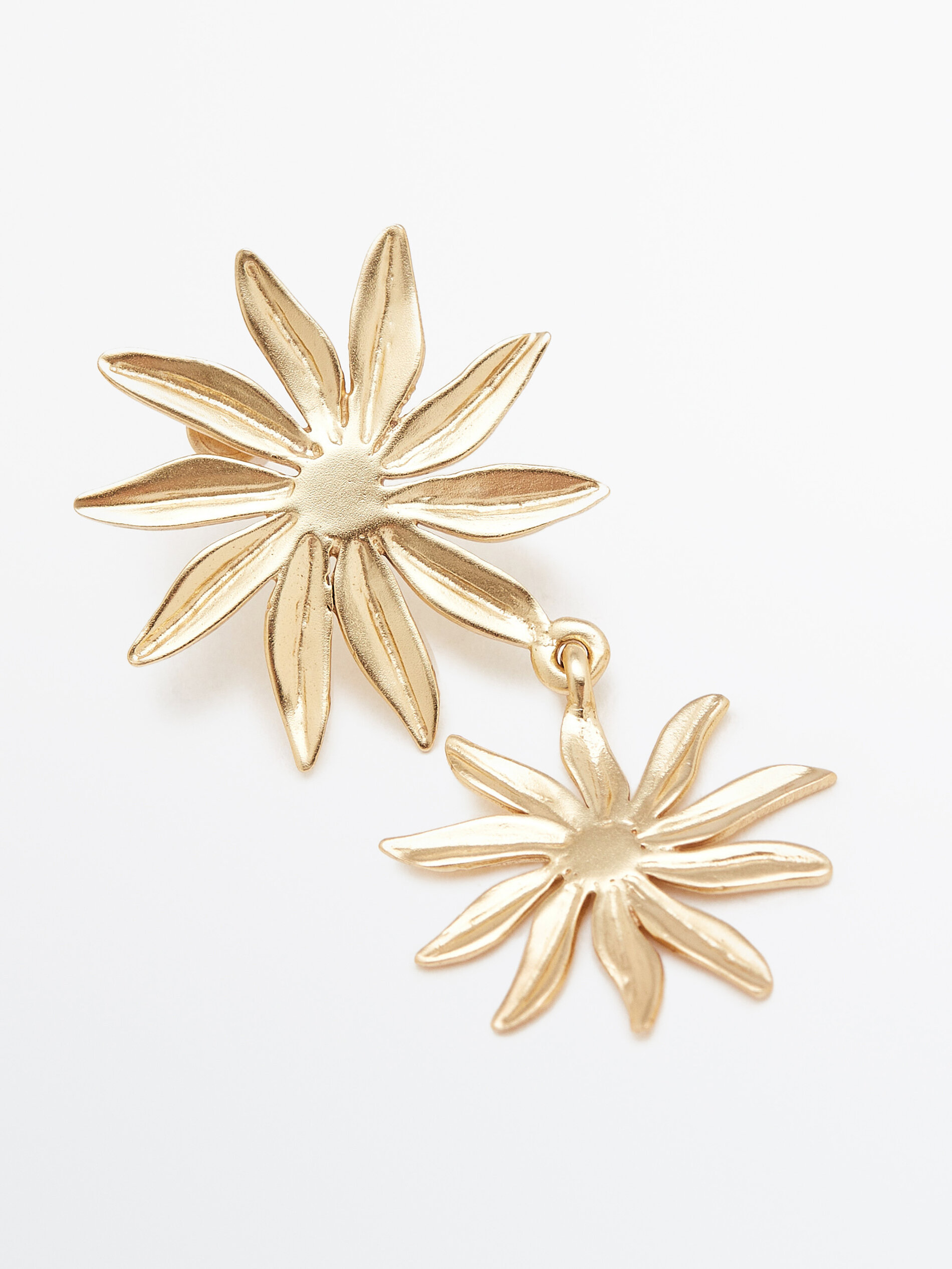 Pendientes medianos doble flor baño oro - DORADO