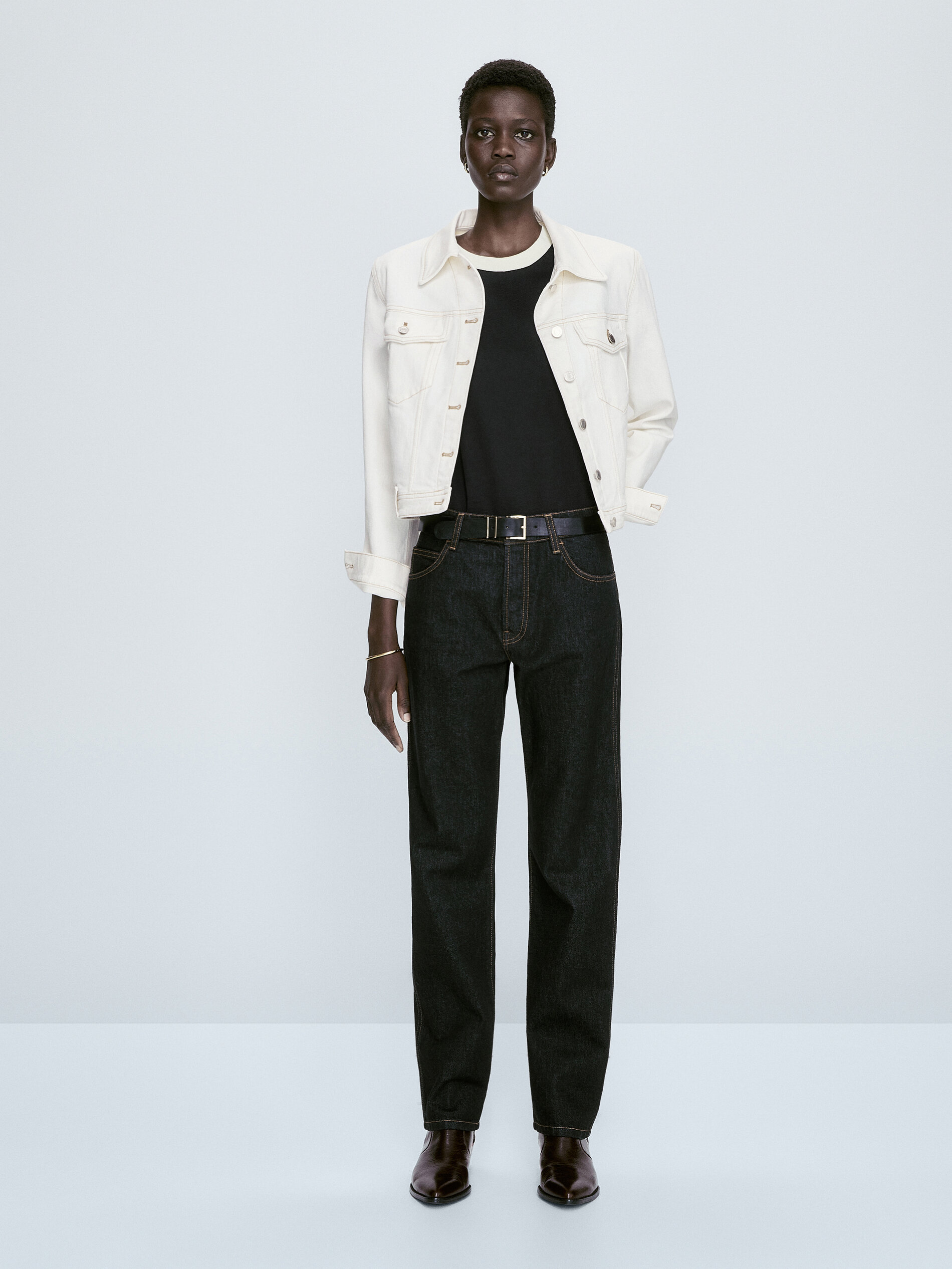 Camiseta manga corta contraste - NEGRO