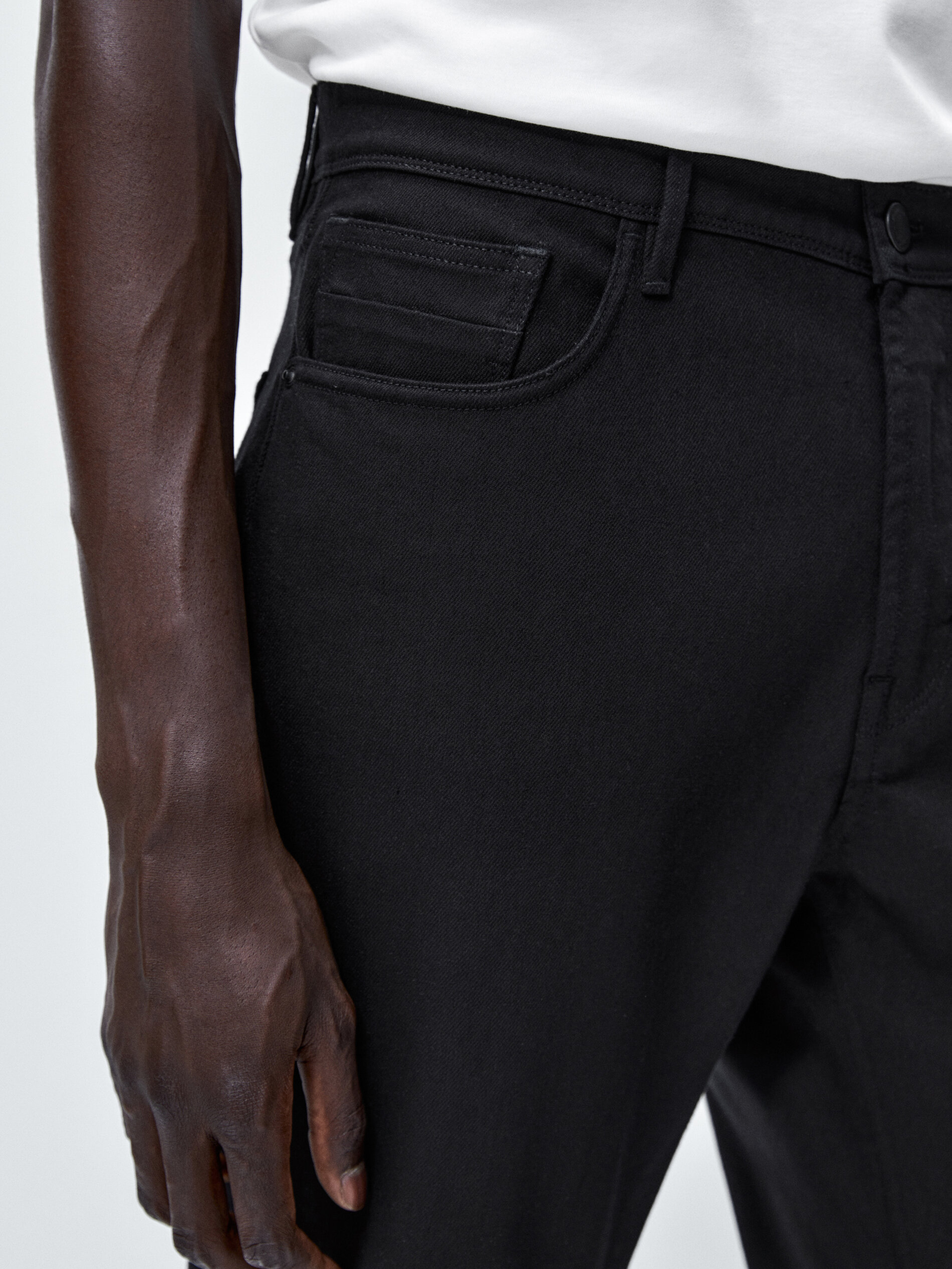 Pantalón vaquero tapered fit - NEGRO