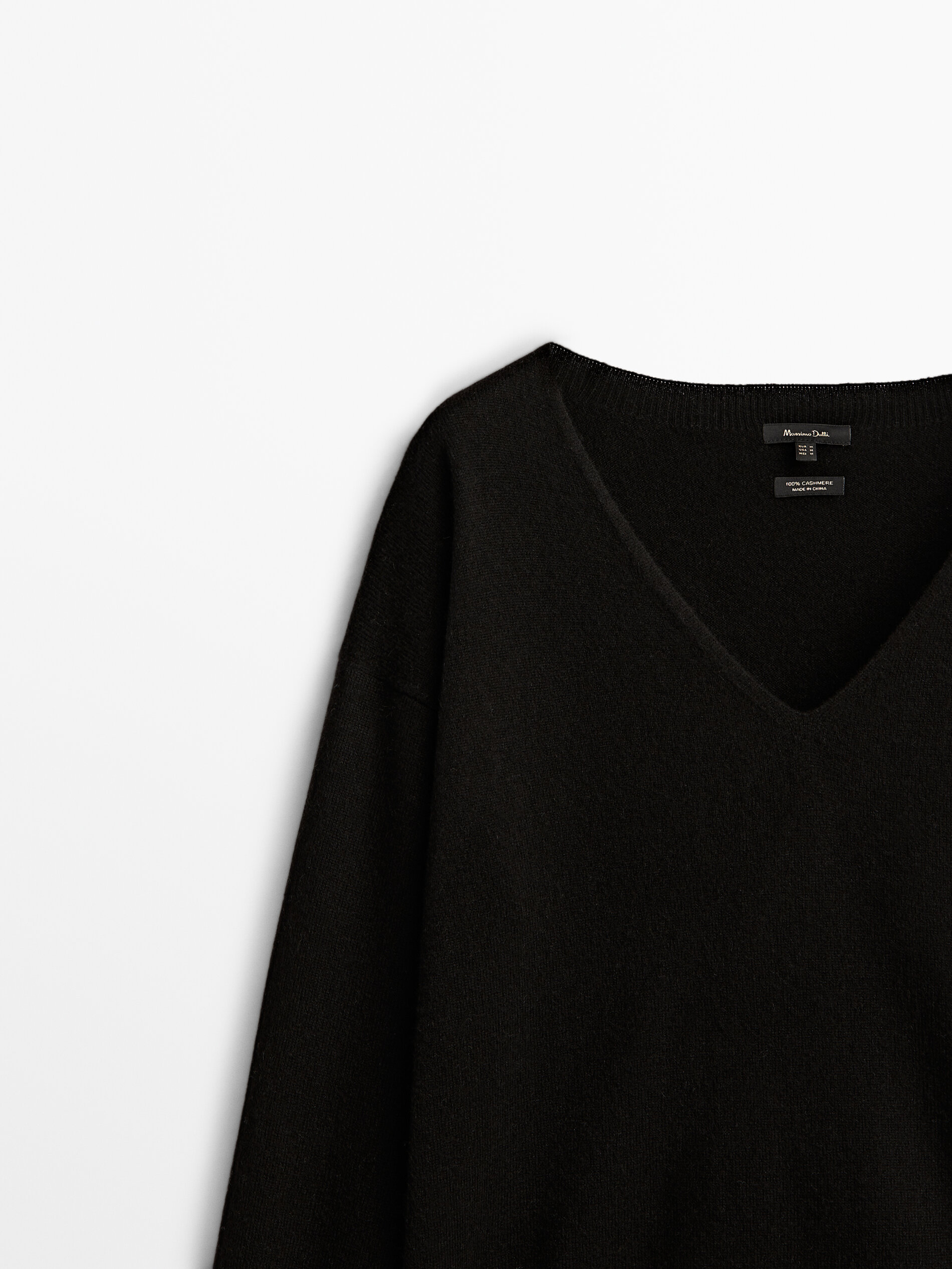 Jersey 100% cashmere cuello pico - NEGRO