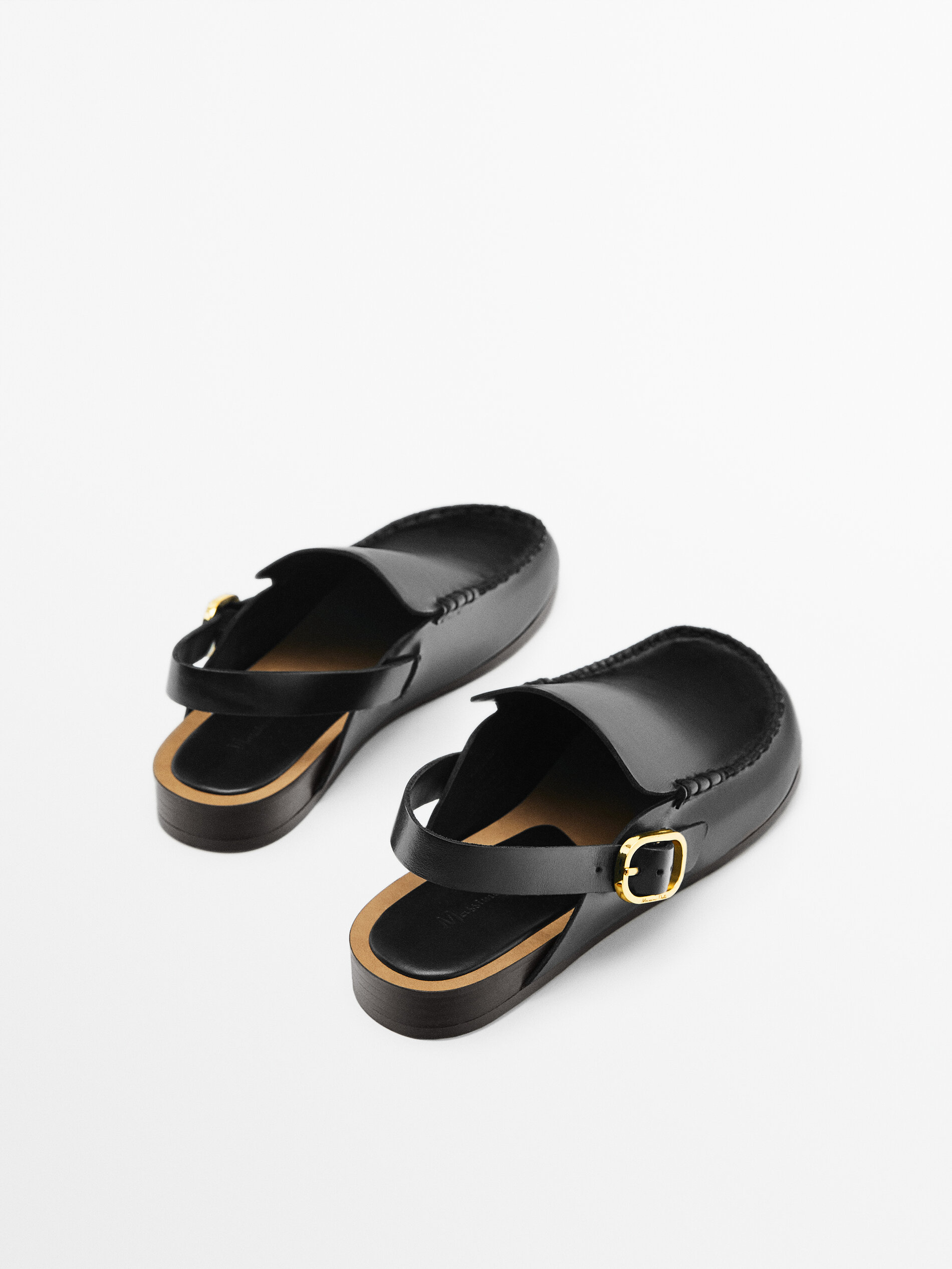 Zueco piel bordón hebilla metálica - NEGRO