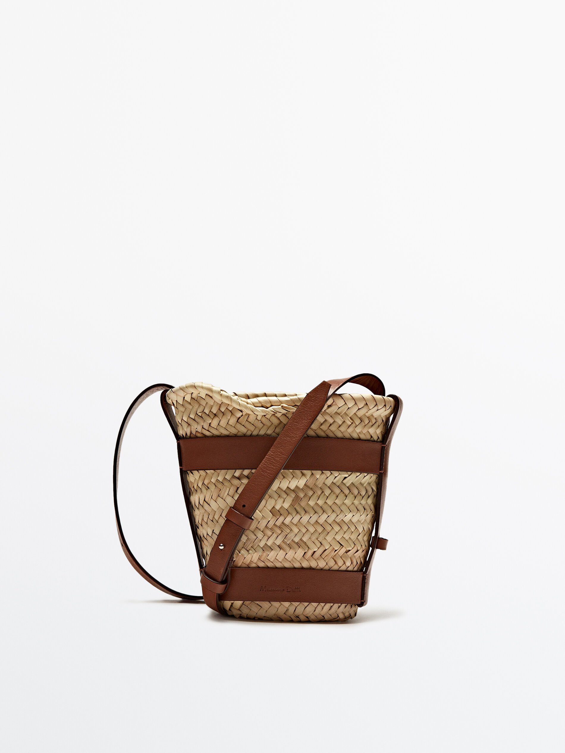 Bolso mini cesta trenzada + pouch extraíble - CUERO