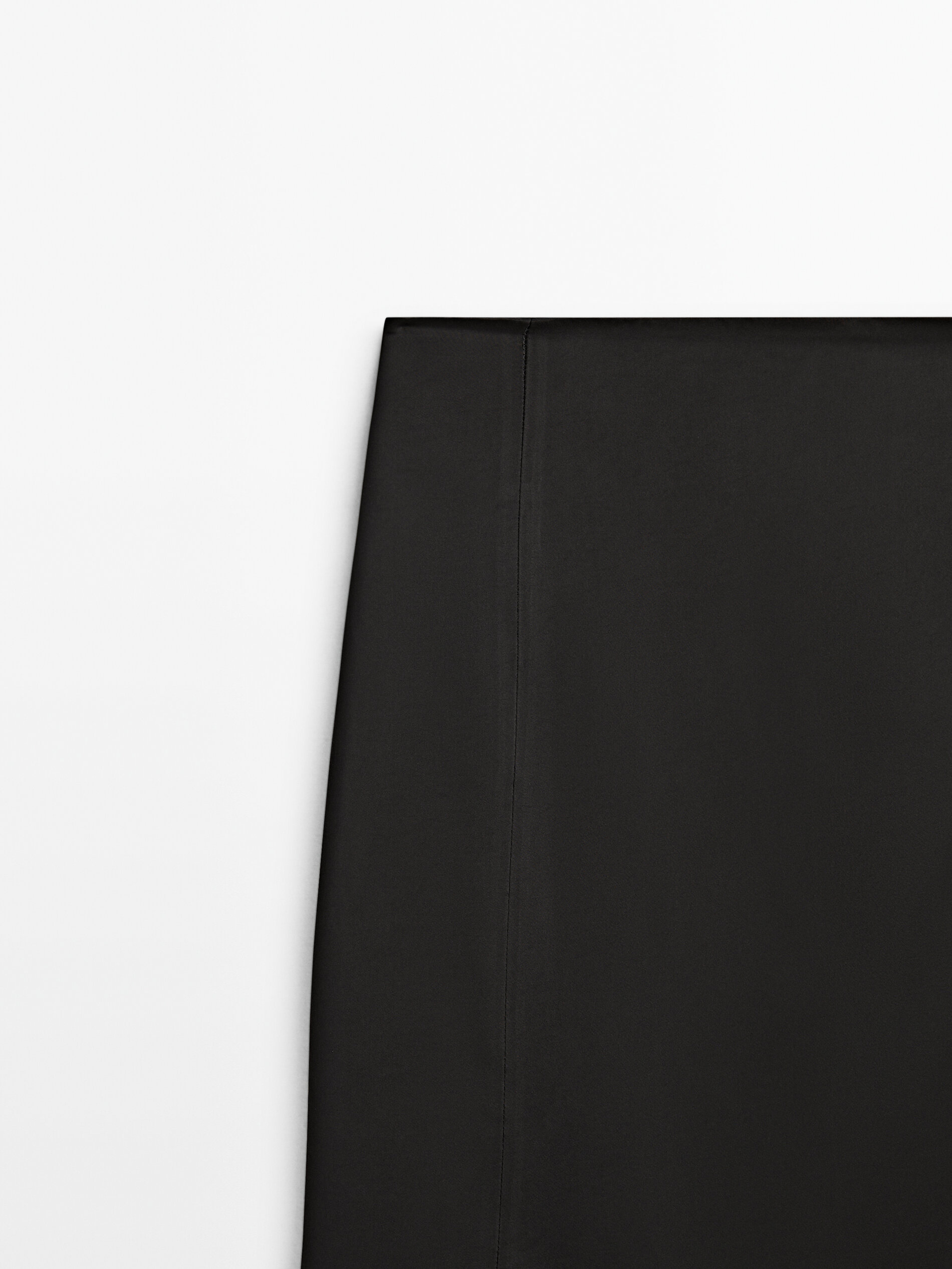 Falda tubo satinada -Studio - NEGRO