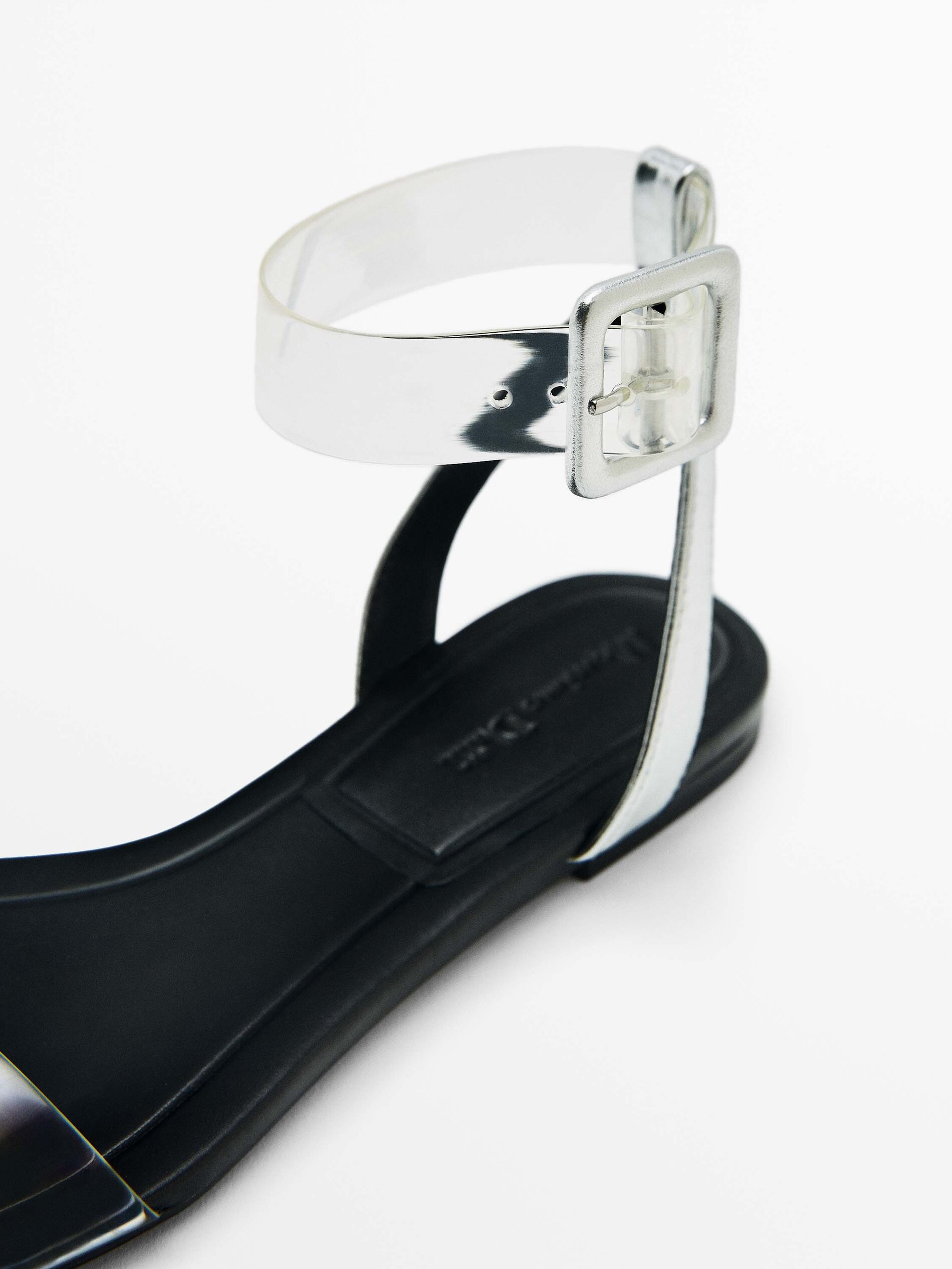 SANDALIA PLANA VINILO - PLATA