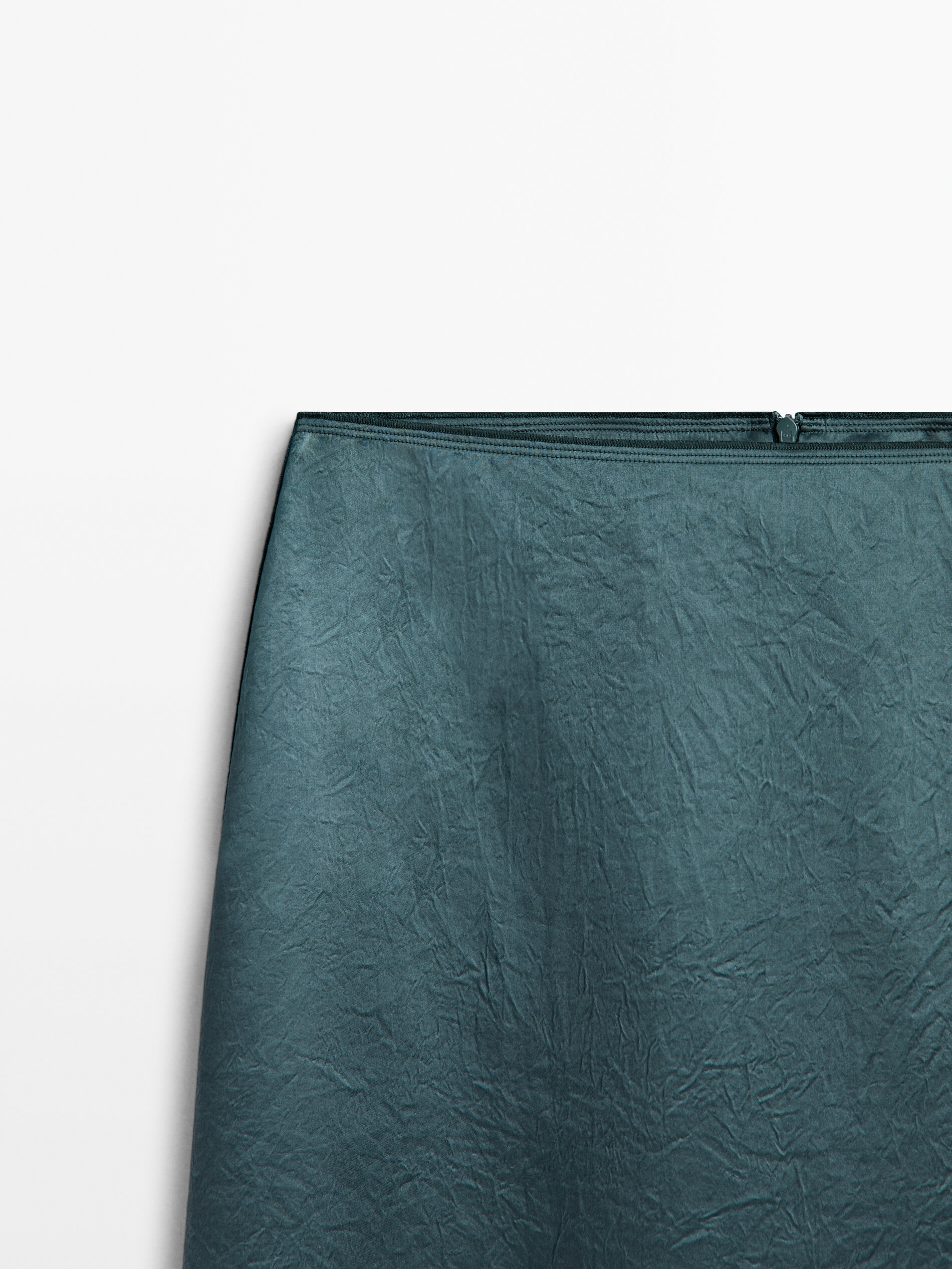 Falda midi satinada - VERDE