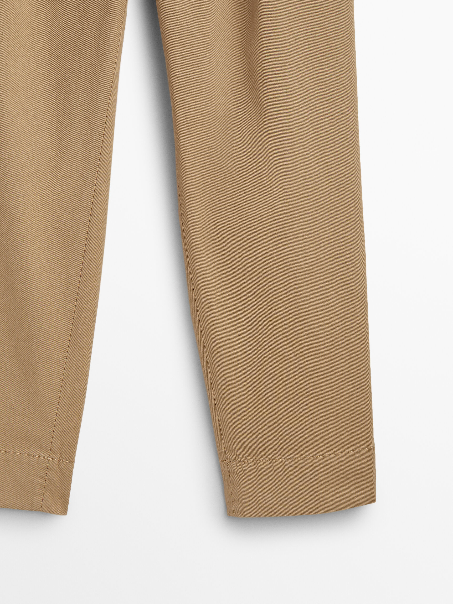 Pantalón sarga pinzas tapered fit - CAMEL MEDIO