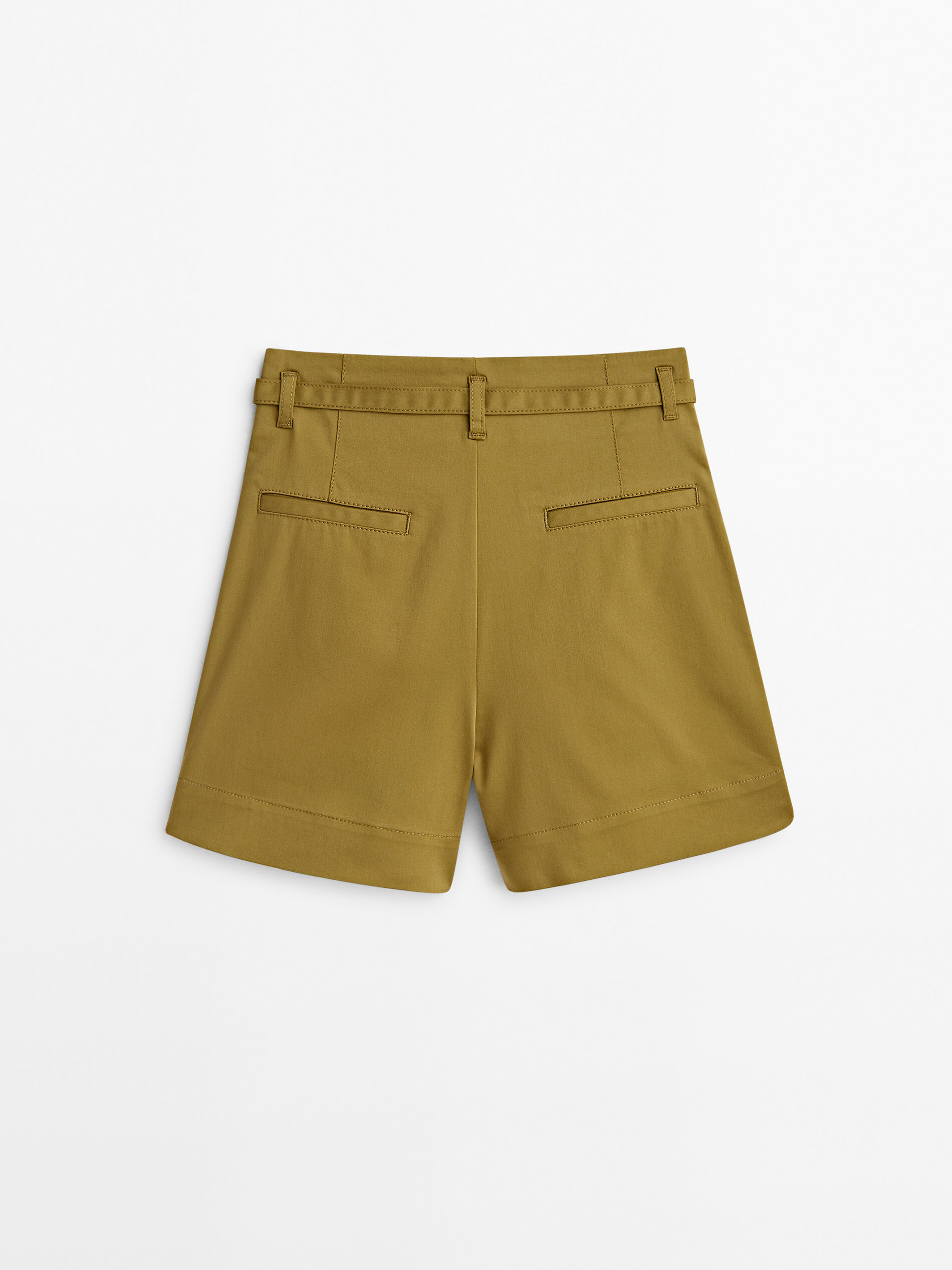 Bermuda pliegues con cinturón - KAKI