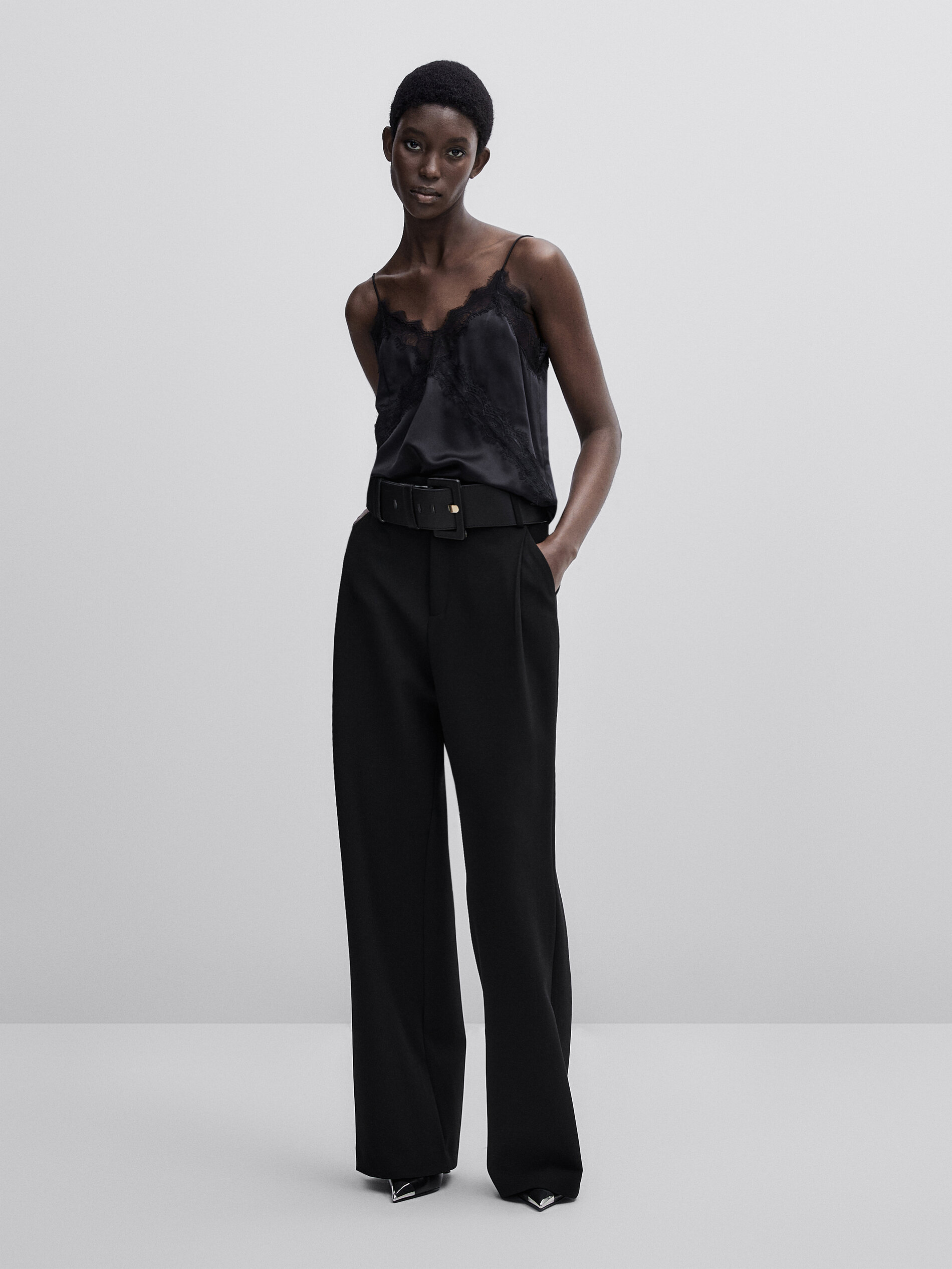 Top lencero detalle encaje -Studio - AZUL OSCURO