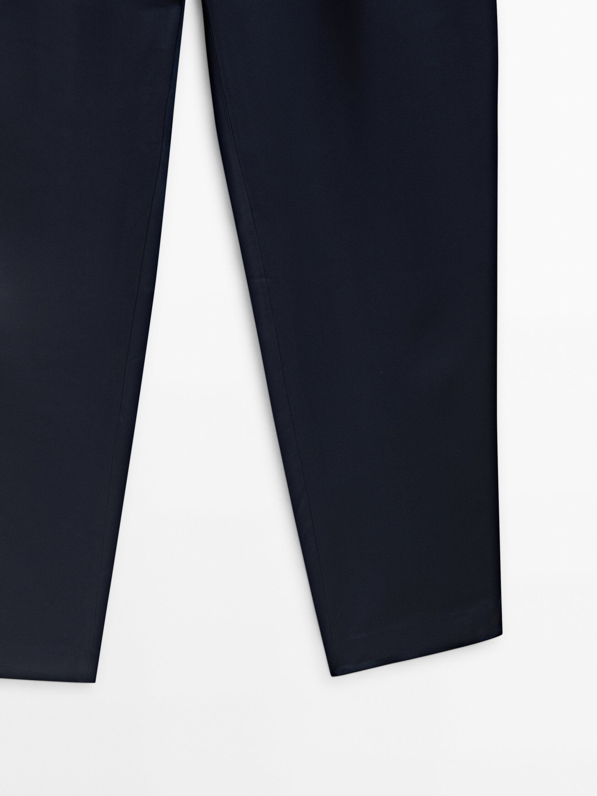 Pantalón fluido satinado pinzas -Studio - AZUL MARINO