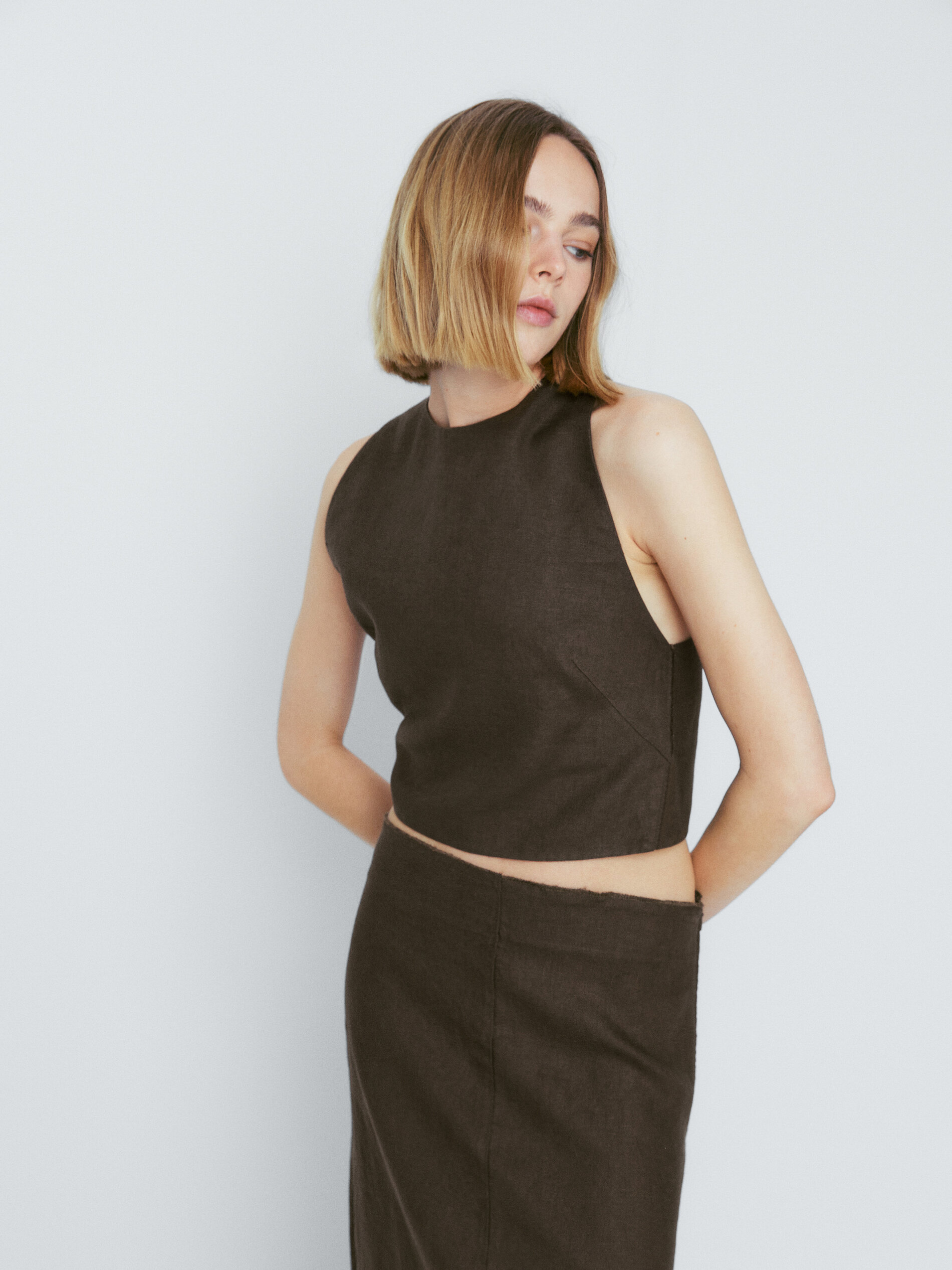 Falda midi lino detalle costura - KAKI