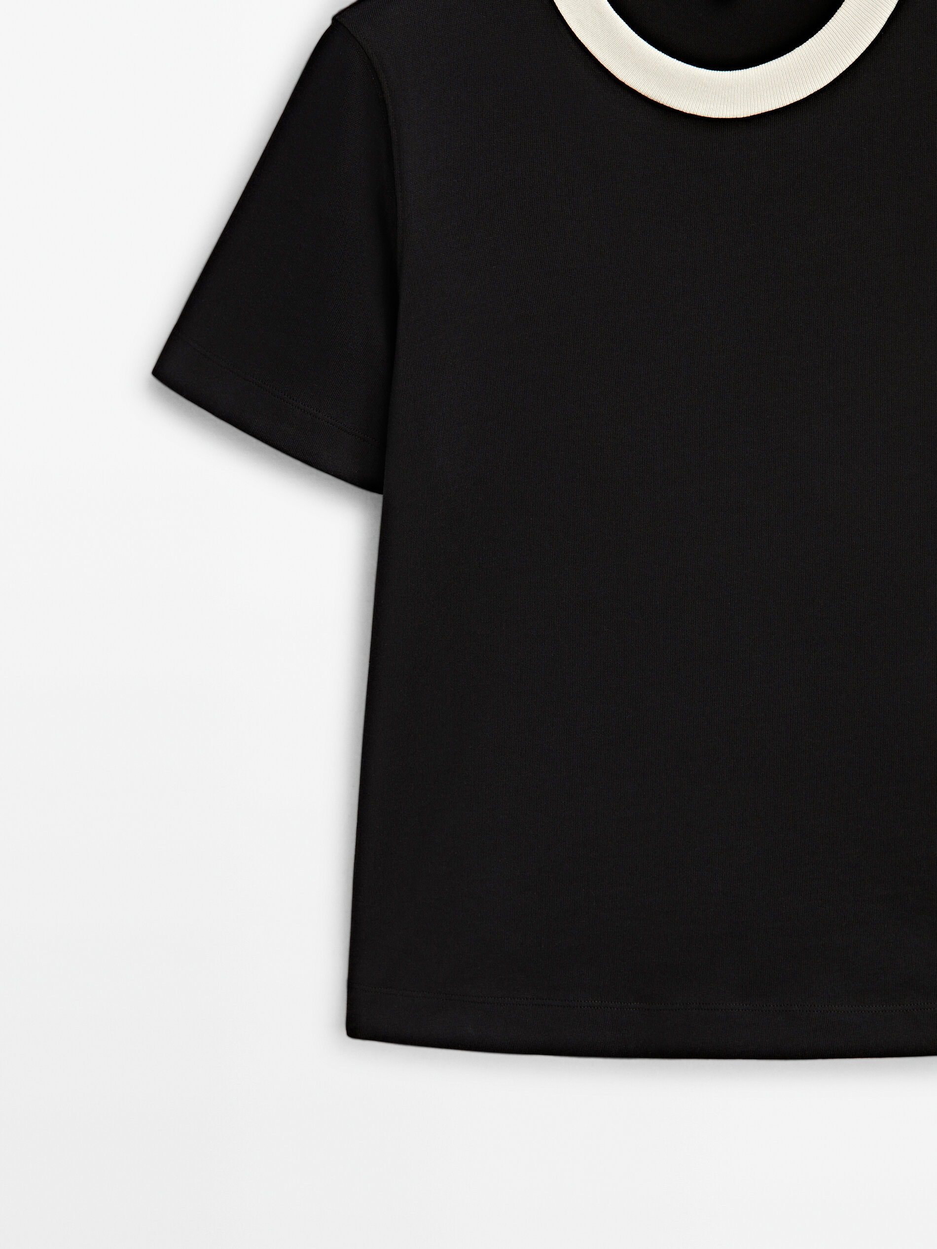 Camiseta manga corta contraste - NEGRO