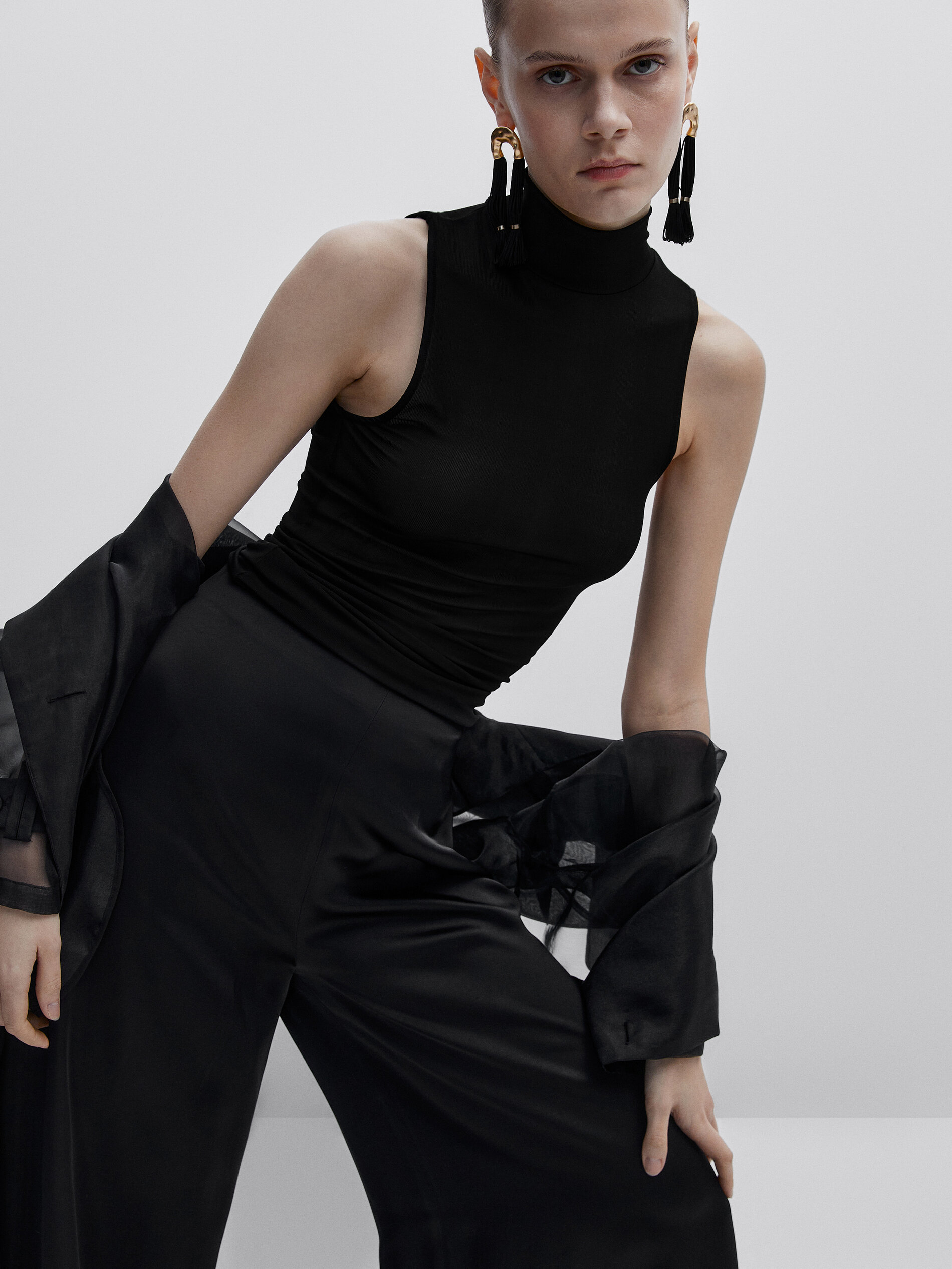 Top negro sin mangas -Studio - NEGRO