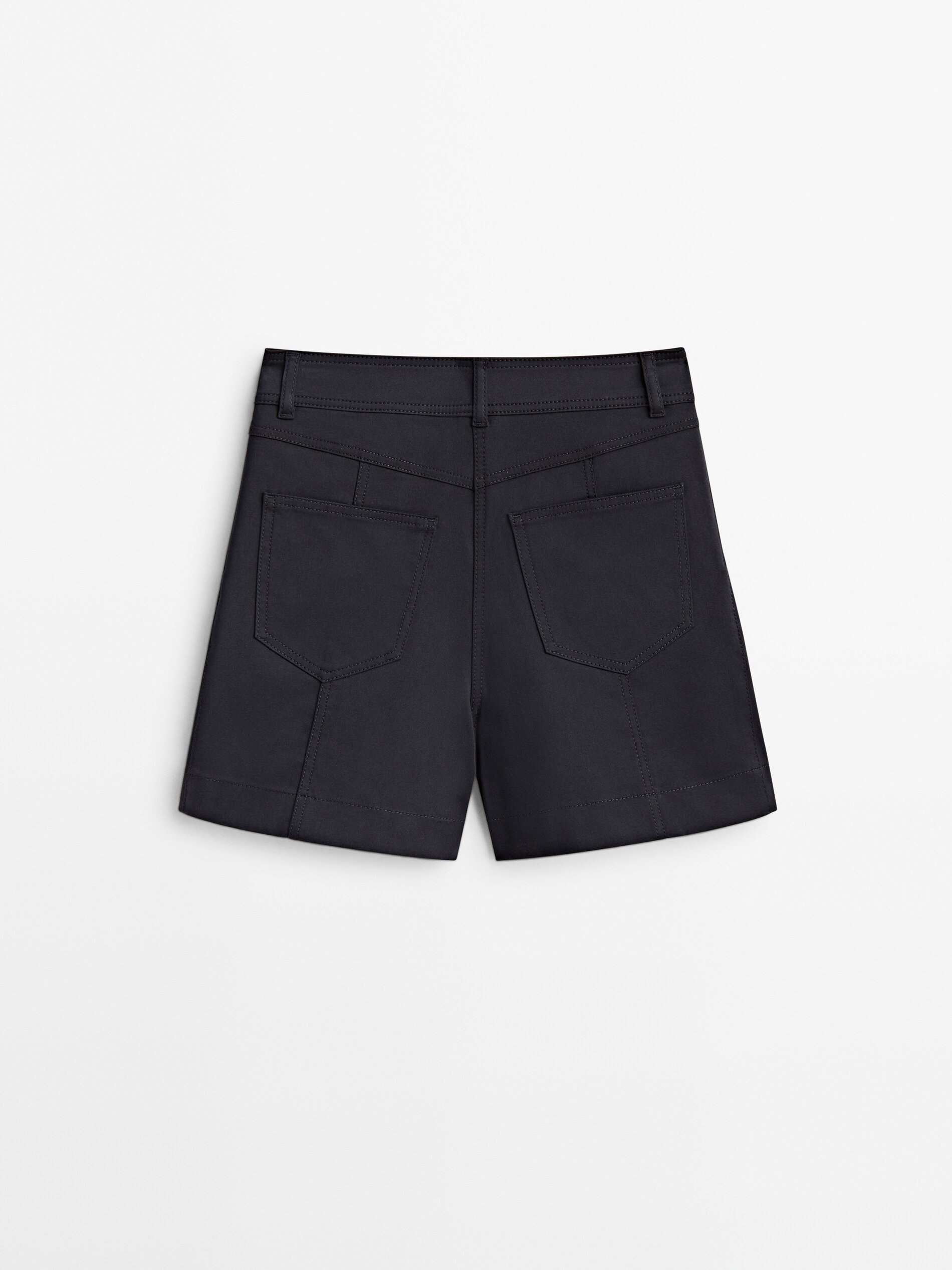 Bermuda con algodón detalle pespuntes - AZUL MARINO