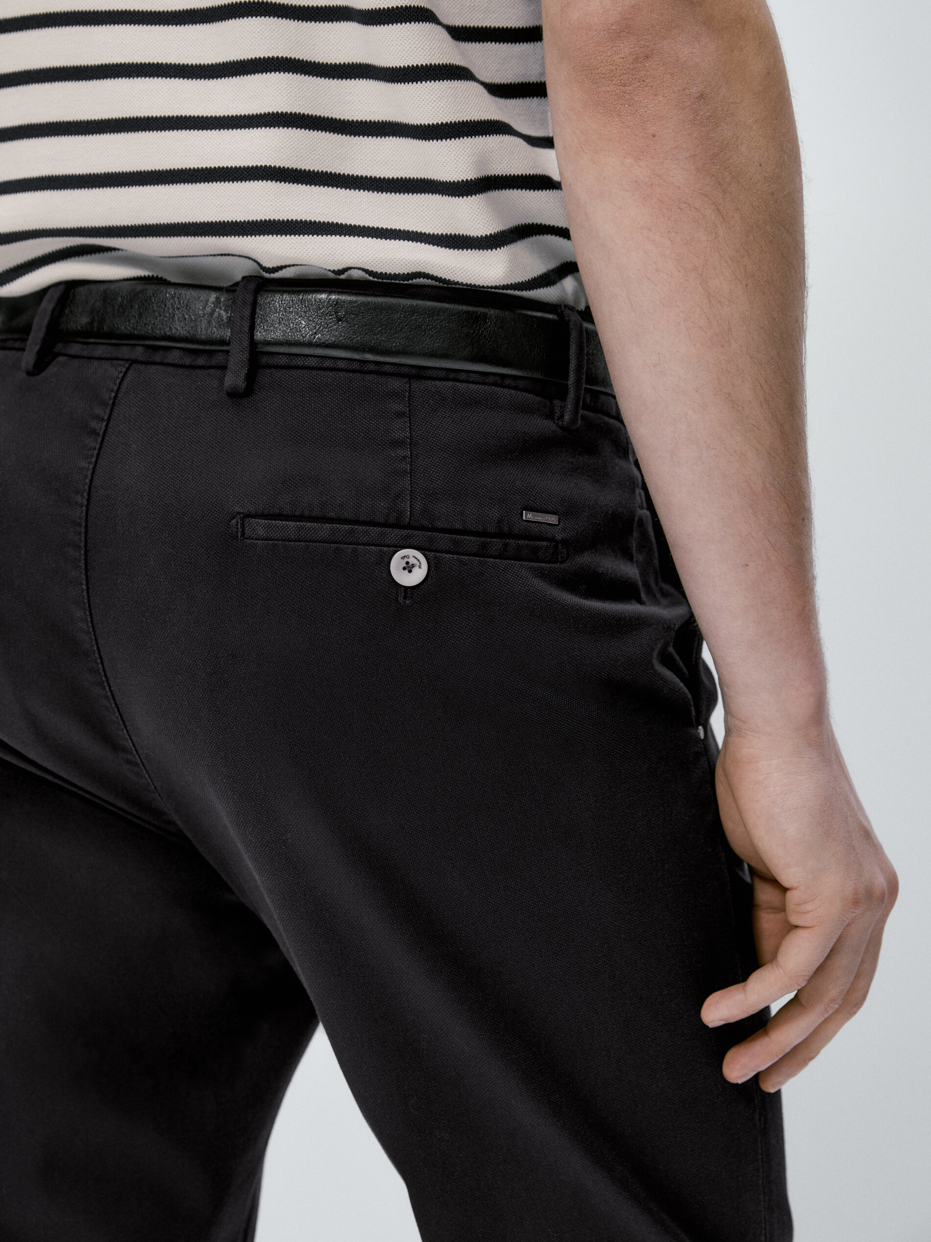 Pantalón chino micro estructura tapered fit - AZUL MARINO