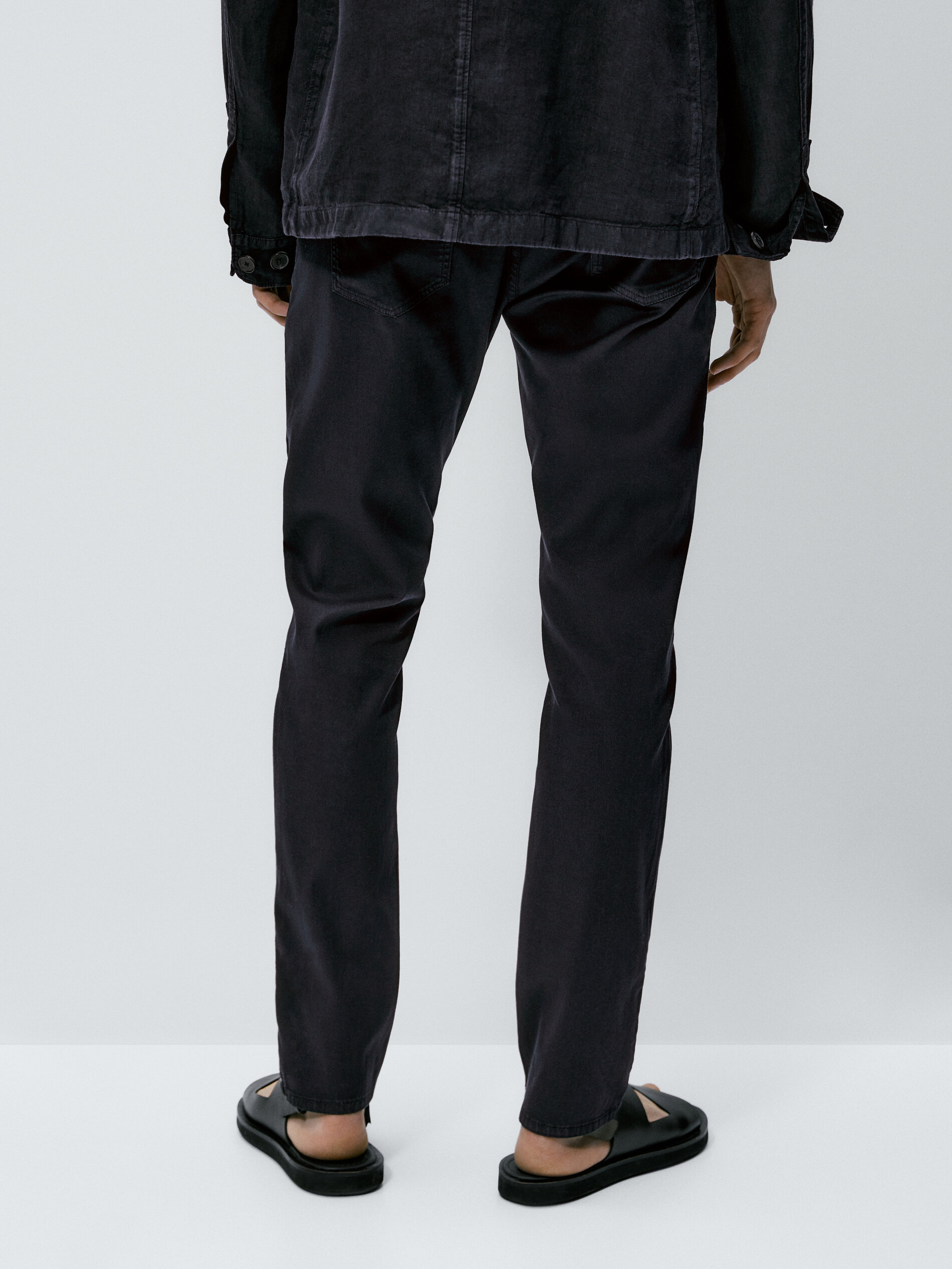 Pantalón tejanero estructura slim fit - AZUL MARINO