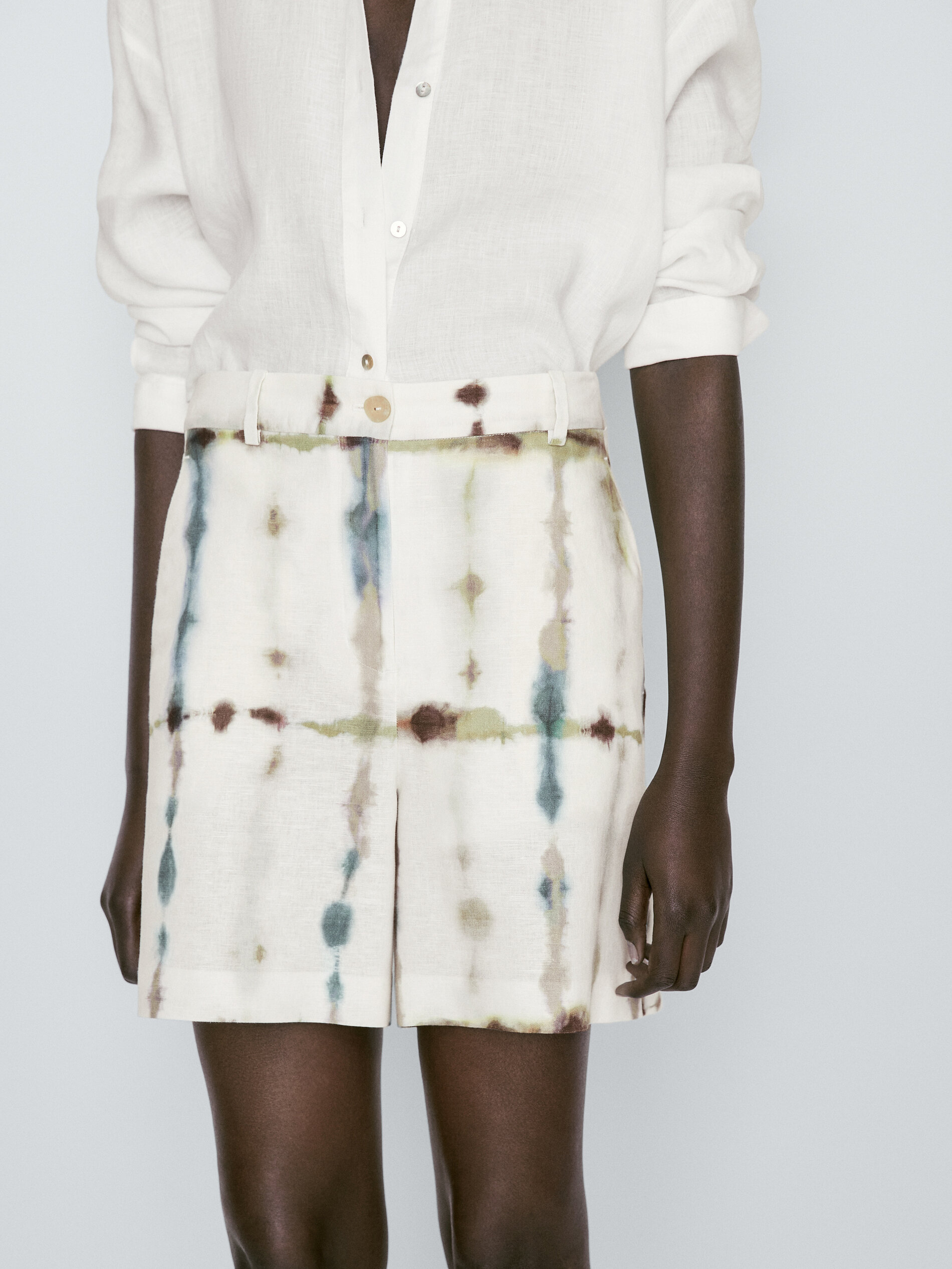 Bermuda con lino y algodón tie dye - AZUL